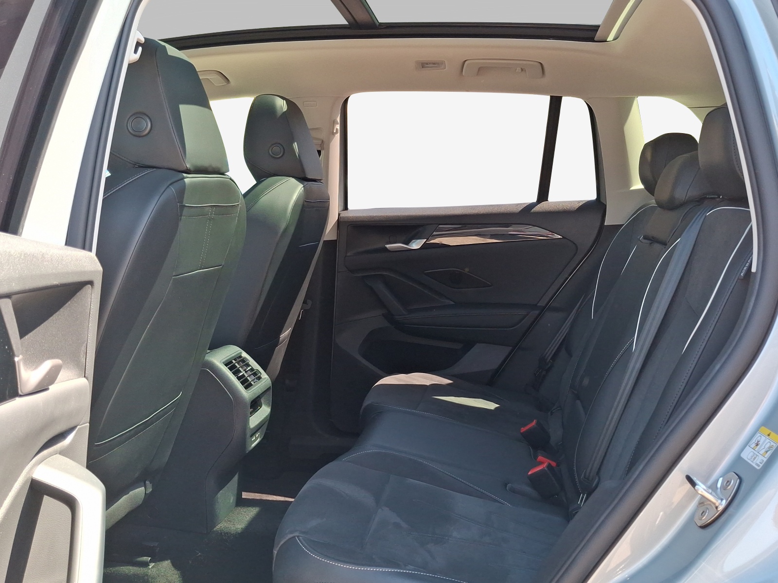 VW Tiguan 2.0 TSI DSG Elegance 4Motion-image-10