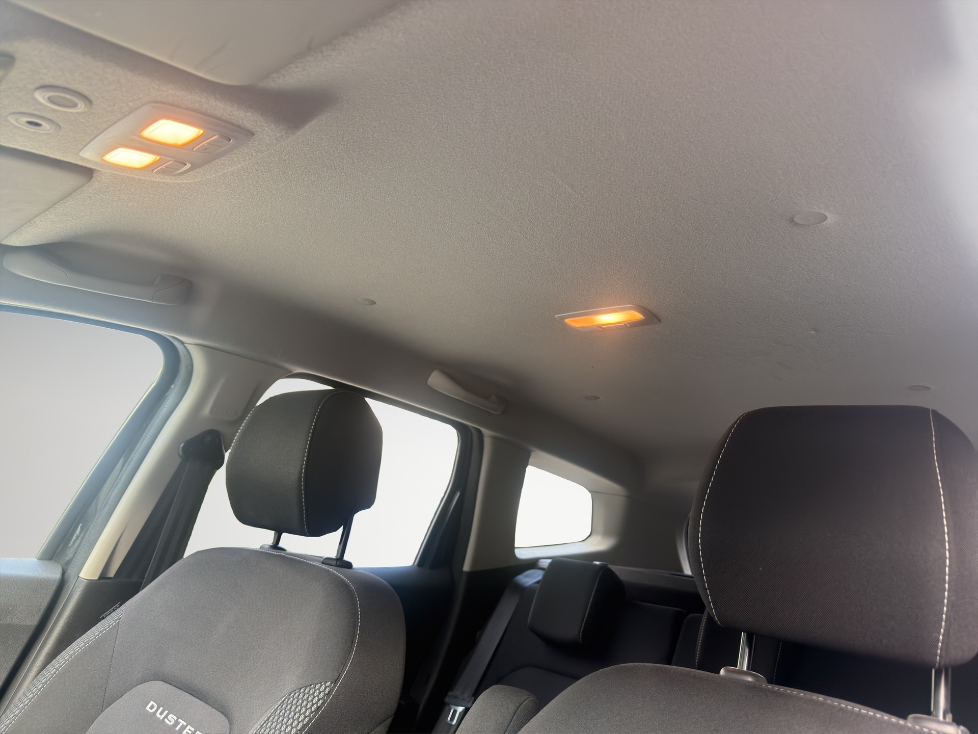 DACIA Duster SCe 115 Prestige 4x4-image-18