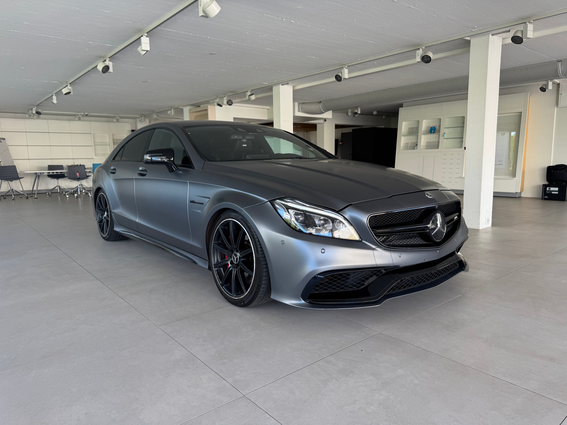 MERCEDES-BENZ CLS 63 AMG S 4Matic Speedshift MCT-showroom-element-1