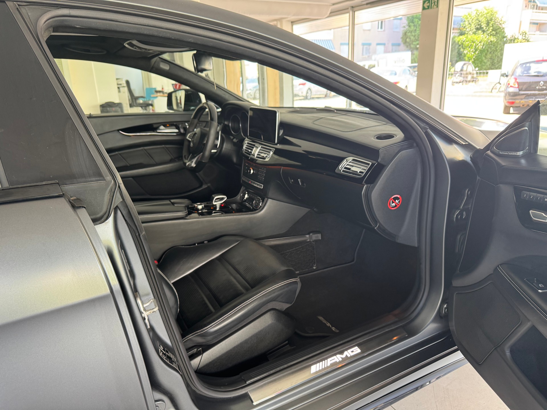 MERCEDES-BENZ CLS 63 AMG S 4Matic Speedshift MCT-image-12
