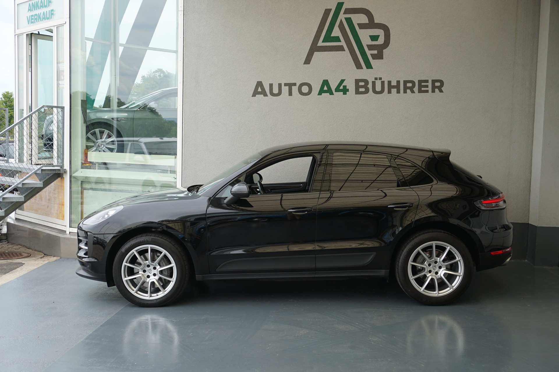 PORSCHE Macan S-image-0