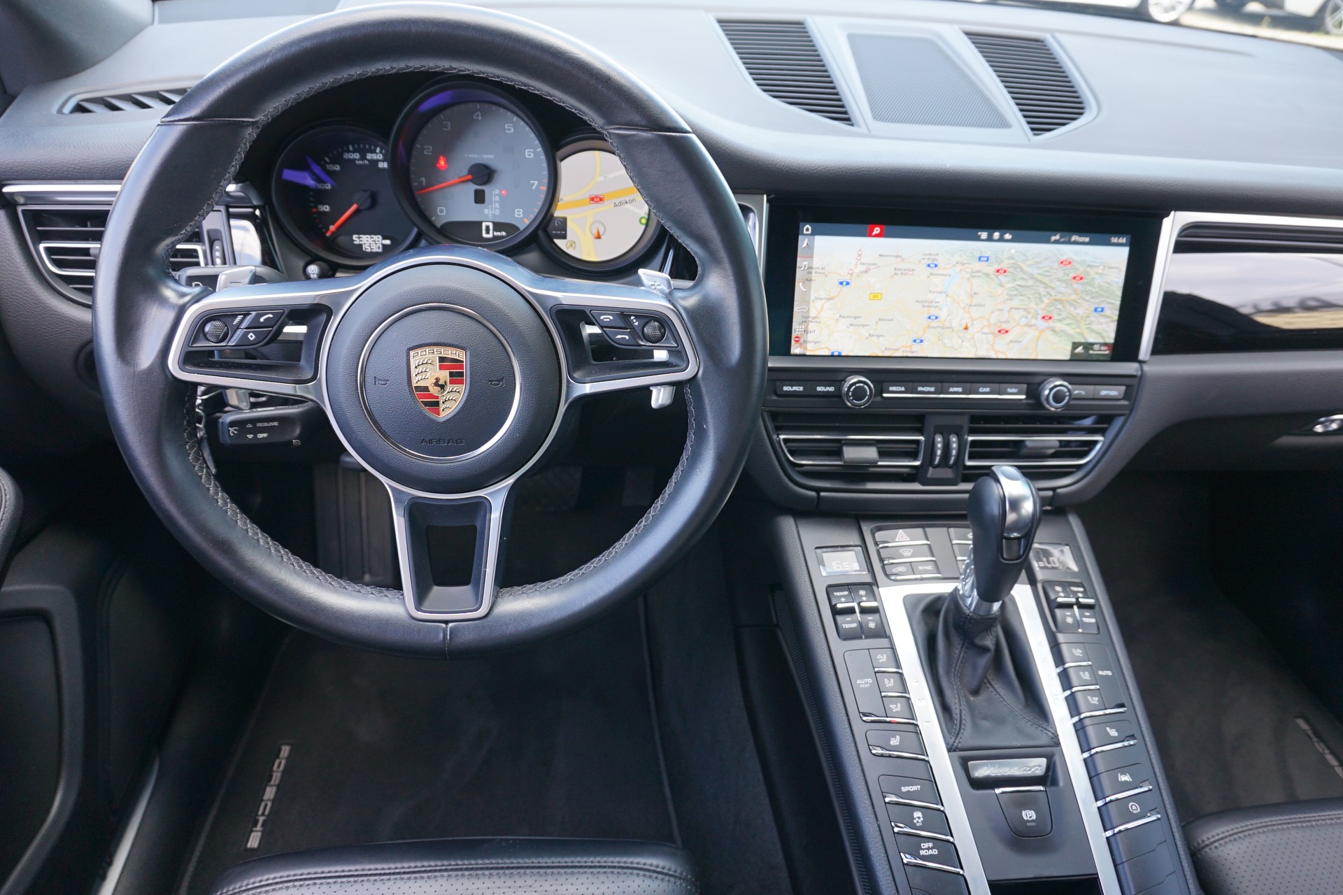 PORSCHE Macan S-image-17