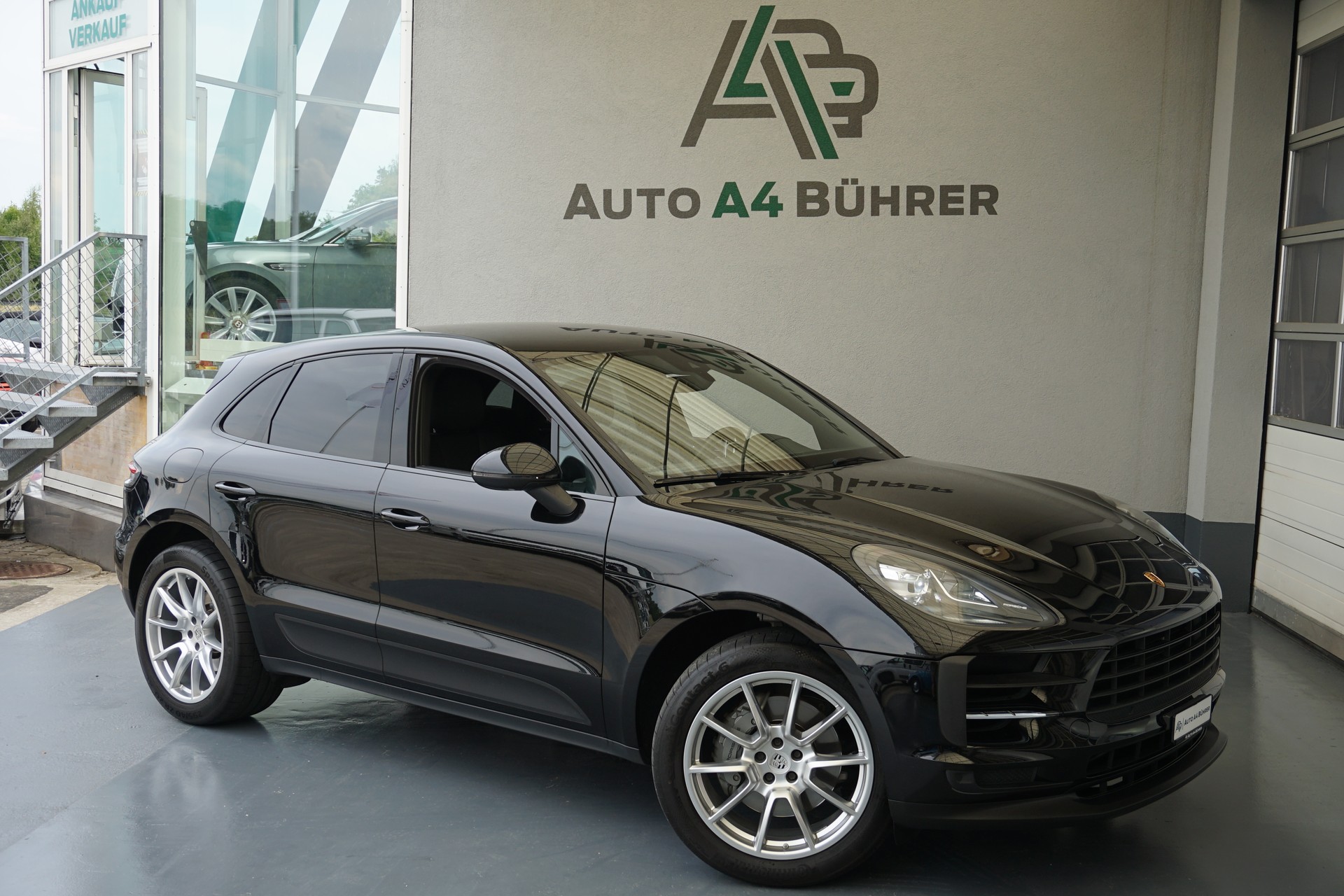 PORSCHE Macan S-image-1