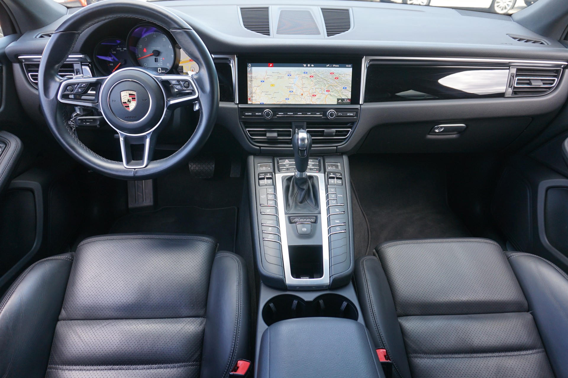 PORSCHE Macan S-image-14