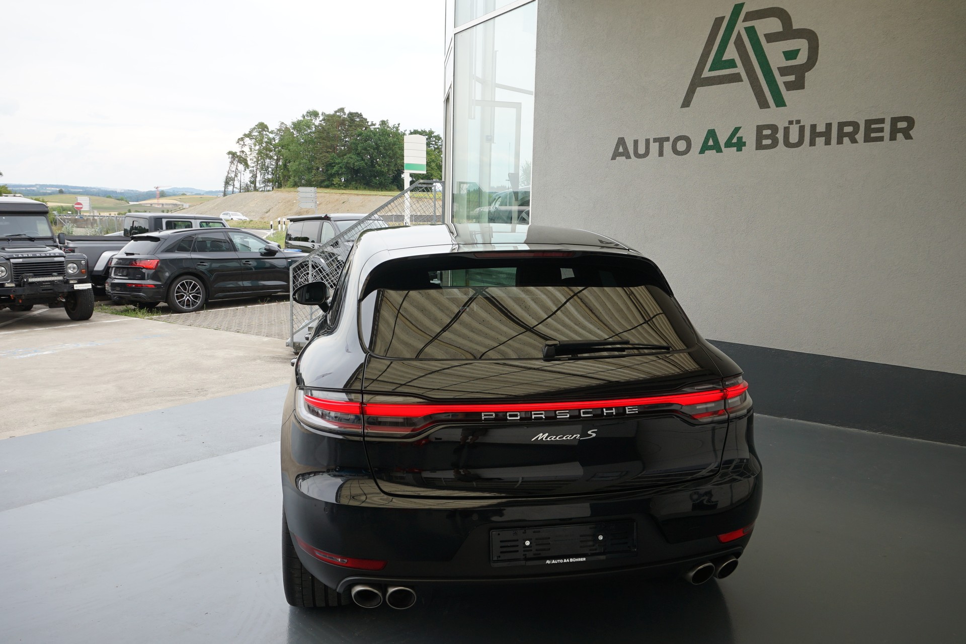 PORSCHE Macan S-image-6