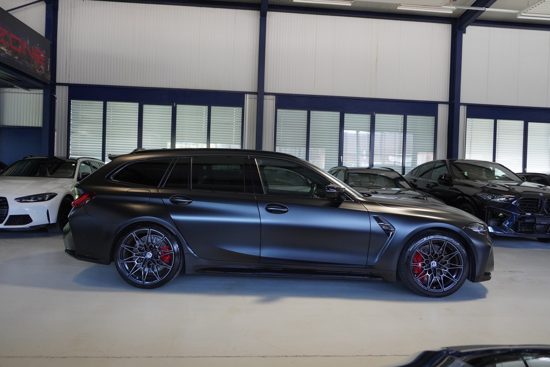 BMW M3 Touring xDrive Competition M // Frozen Black Metallic //-image-4
