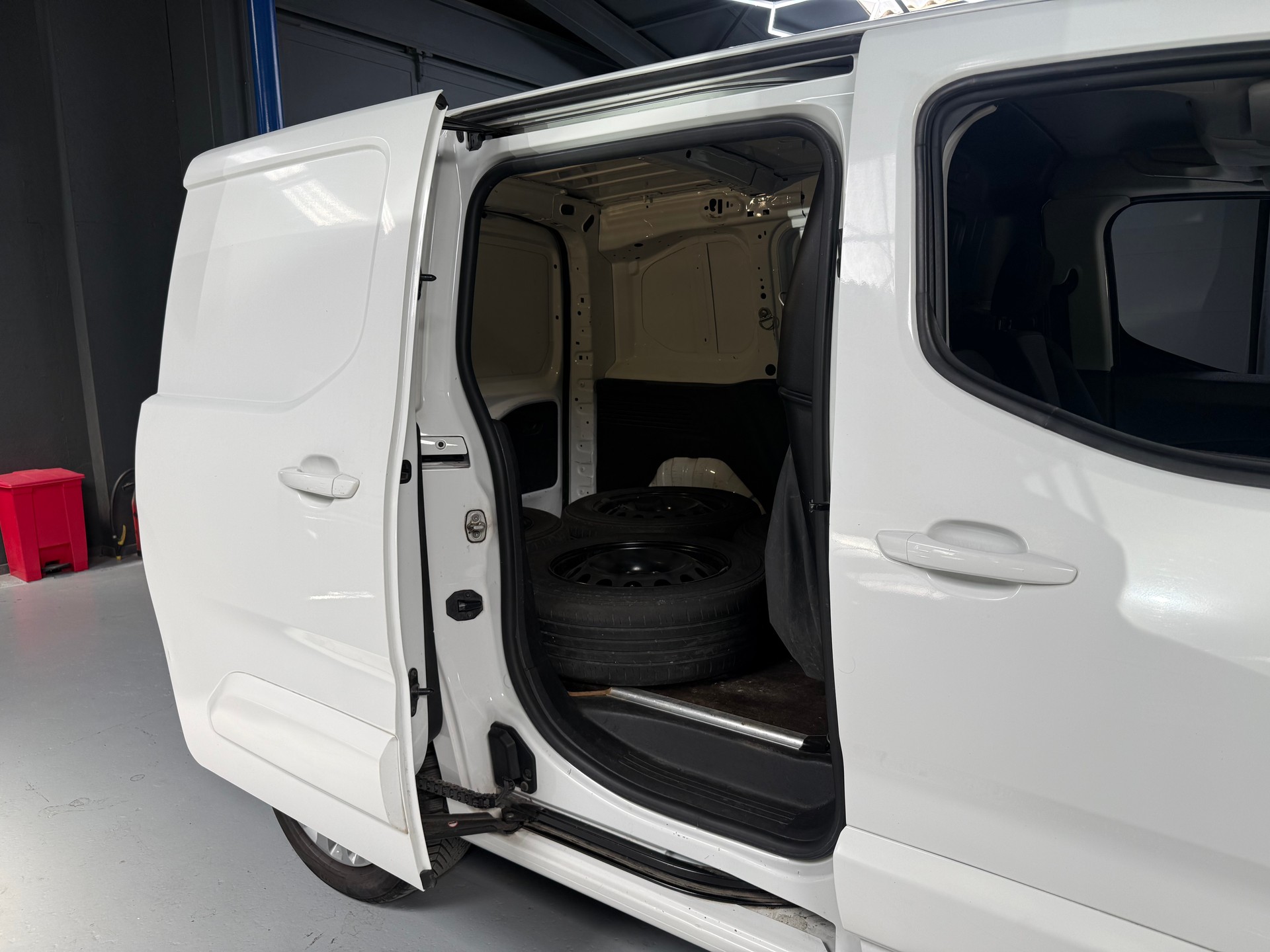 PEUGEOT Partner 1.5 Blue HDi s/s Asphalt 1000kg-image-6