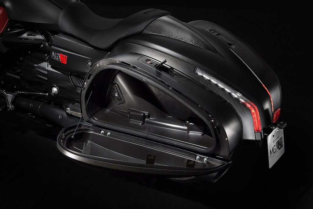 MOTO GUZZI MGX 21 1400 ABS-image-10