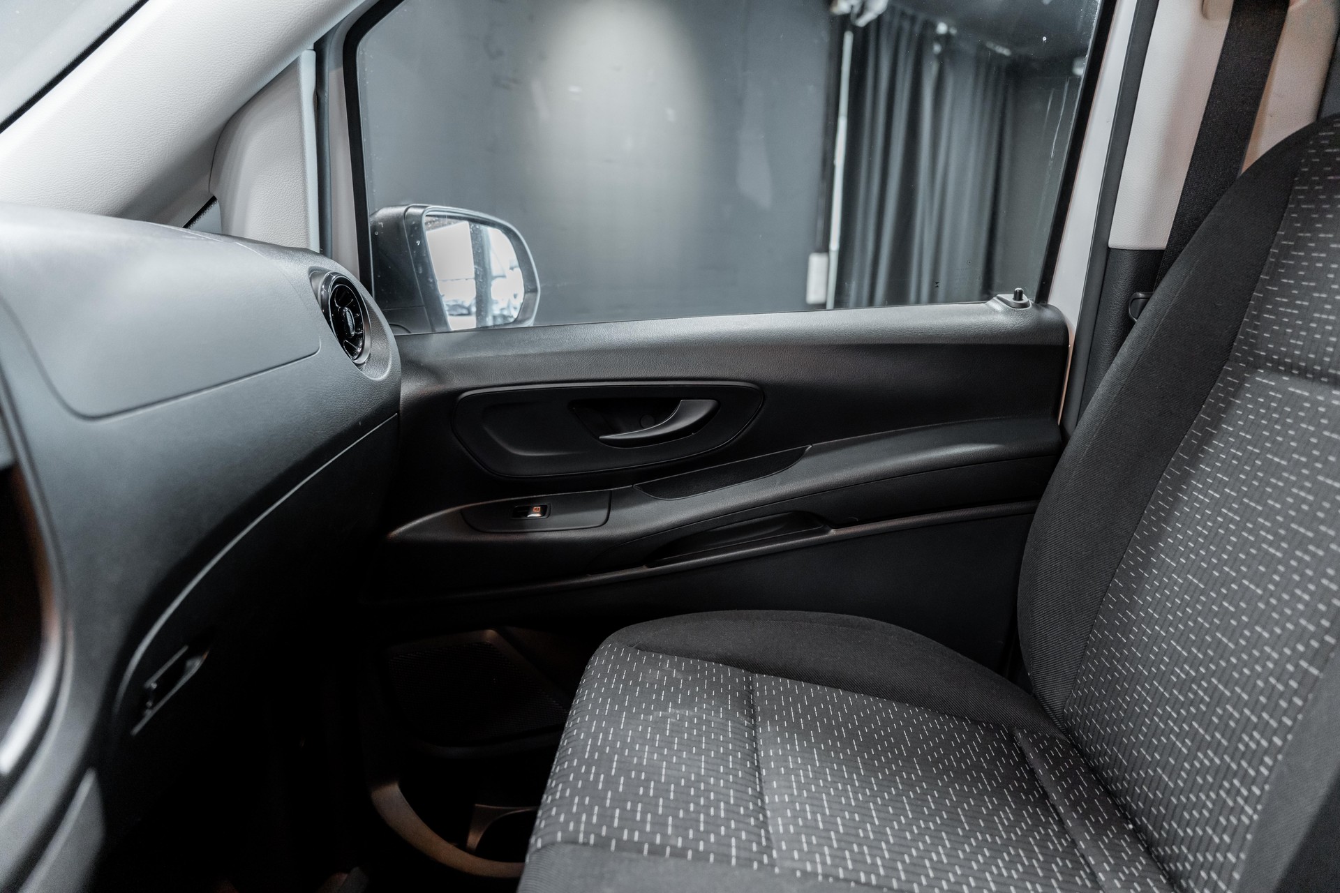 MERCEDES-BENZ Vito 116 CDI Lang 9G-Tronic Base / CH Auto / Gratis Service / Super Ausstattung-image-8