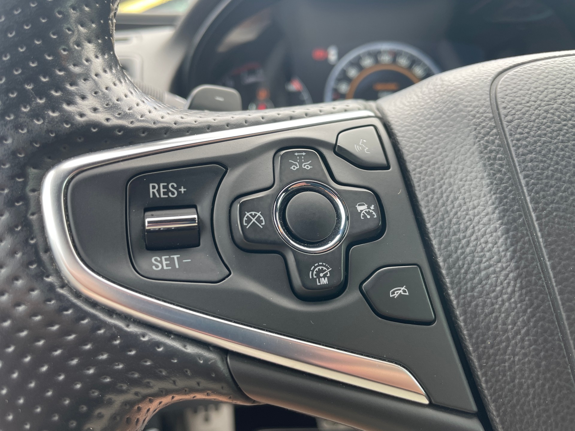 OPEL Insignia 2.8 Turbo OPC 4WD Automatic-image-19