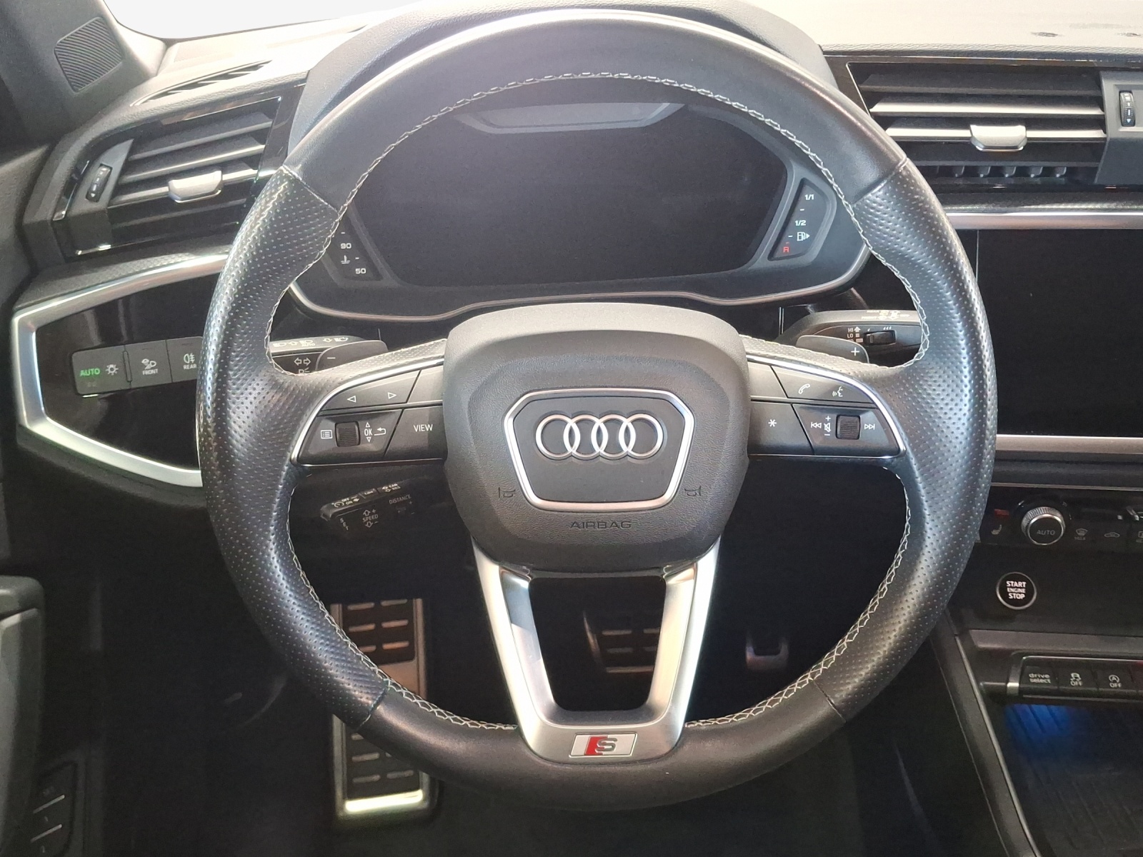AUDI Q3 Sportback 40 TDI S line quattro S-tronic-image-9