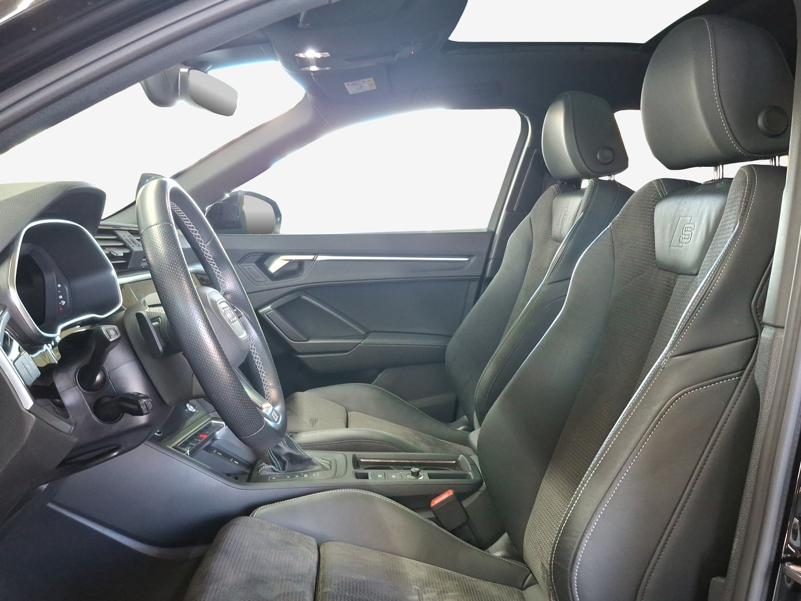 AUDI Q3 Sportback 40 TDI S line quattro S-tronic-image-7