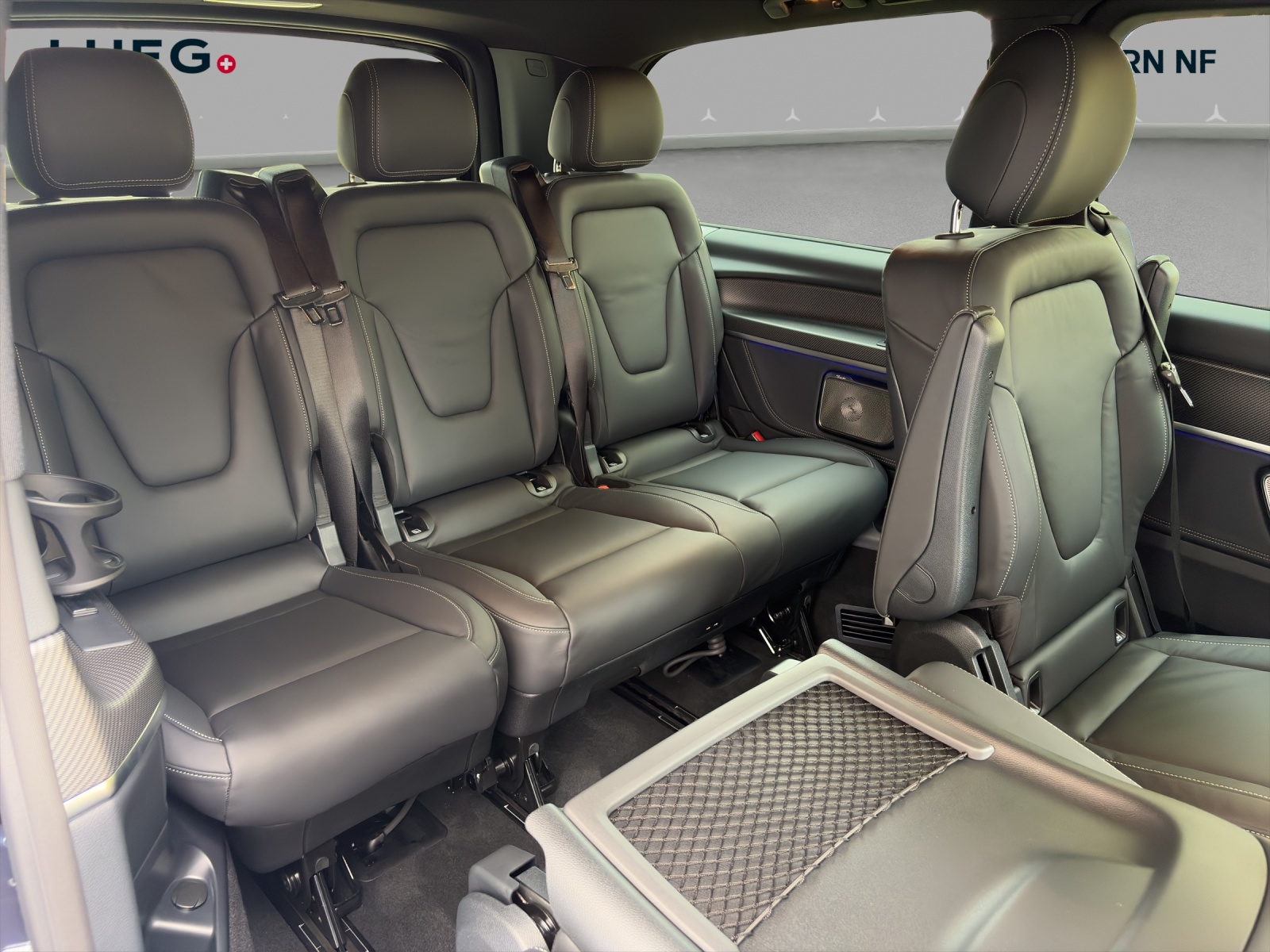 MERCEDES-BENZ V 300 d lang 4Matic Swiss Edition 9G-Tronic-image-12