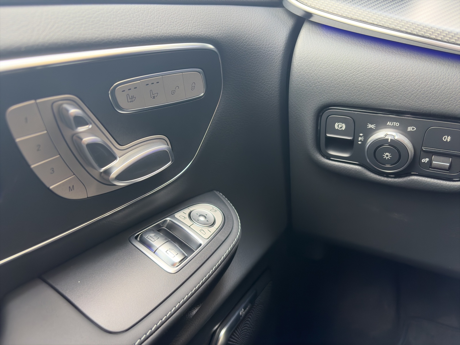 MERCEDES-BENZ V 300 d lang 4Matic Swiss Edition 9G-Tronic-image-10