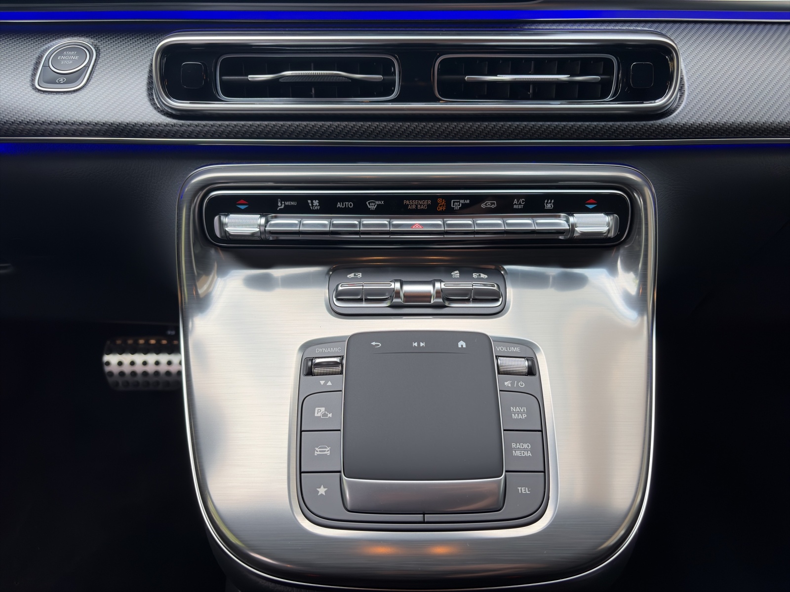 MERCEDES-BENZ V 300 d lang 4Matic Swiss Edition 9G-Tronic-image-9