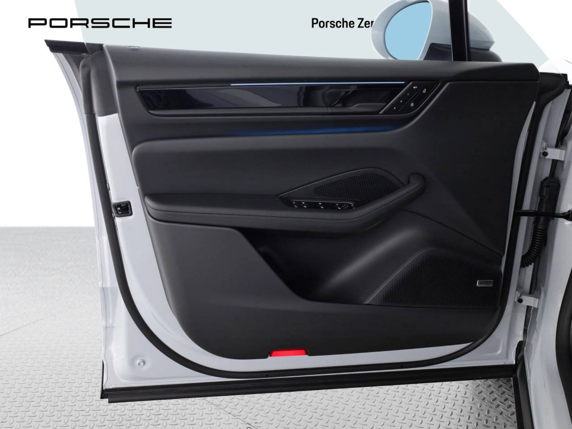 PORSCHE Macan 4S-image-12