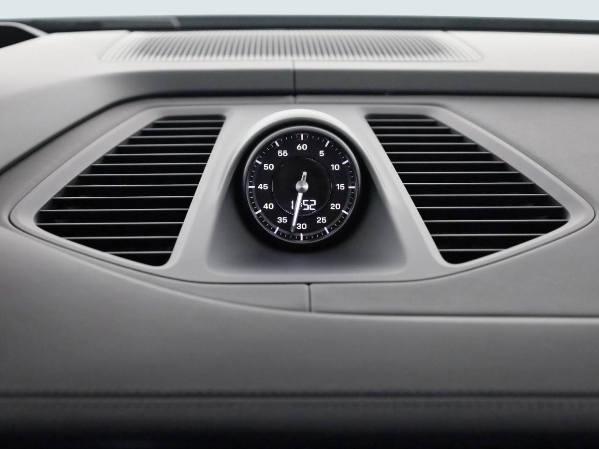 PORSCHE Macan 4S-image-16