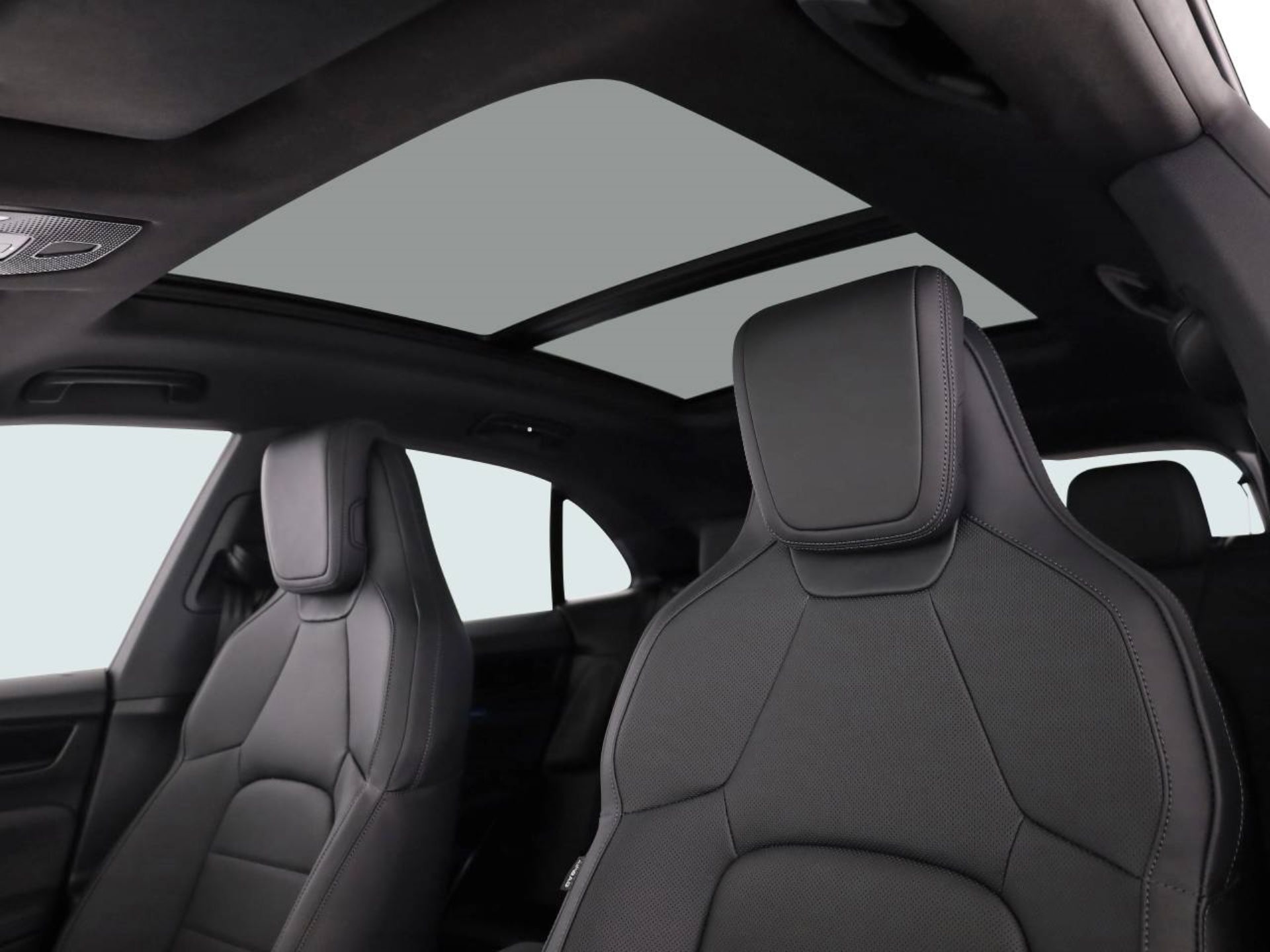 PORSCHE Macan 4S-image-10