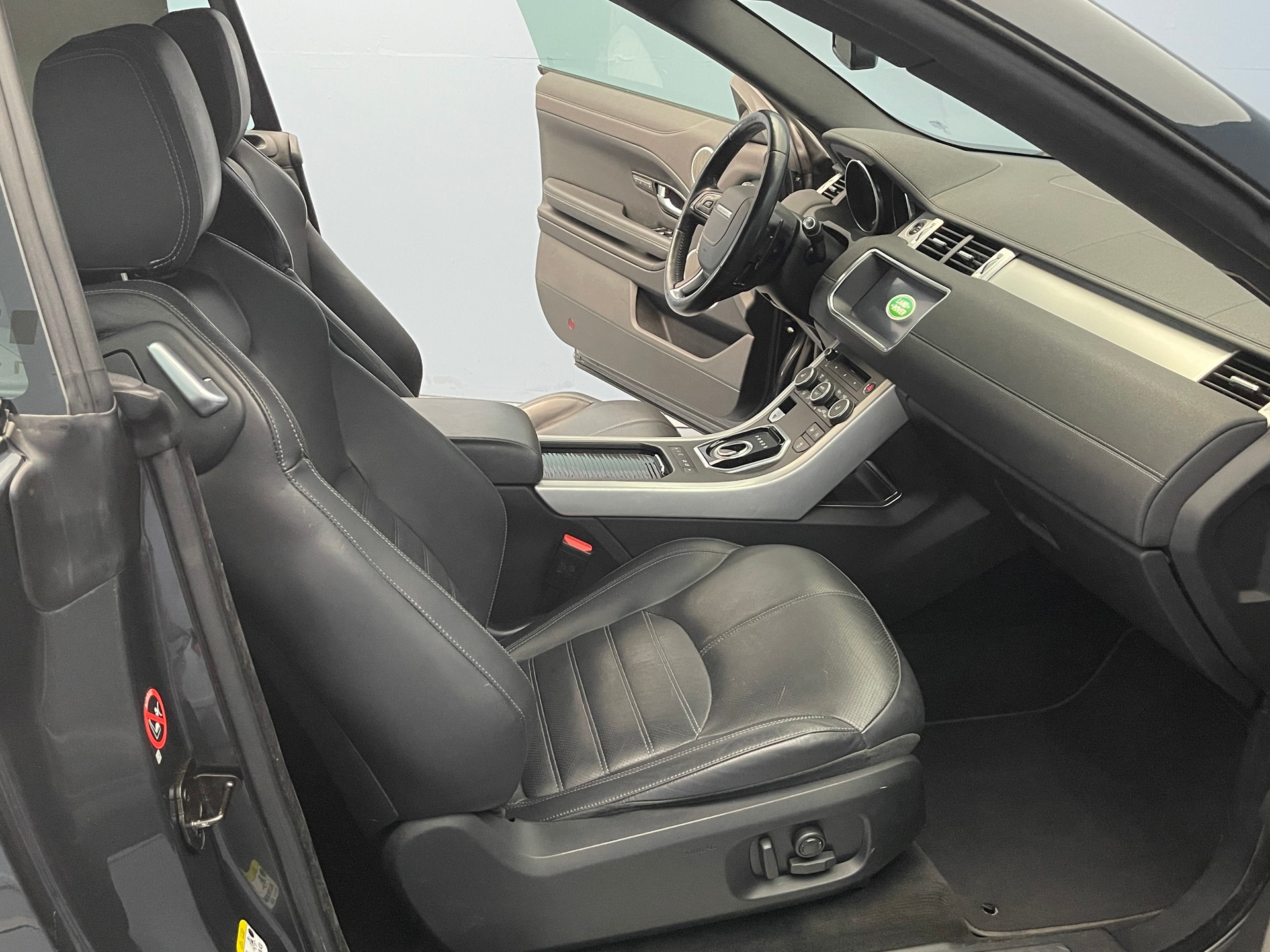LAND ROVER Range Rover Evoque Convertible 2.0 Si4 HSE Dynamic-image-9