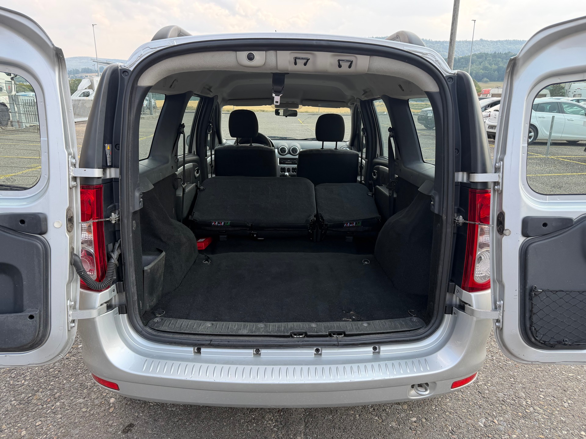 DACIA Logan 1.6 16V Lauréate-image-6