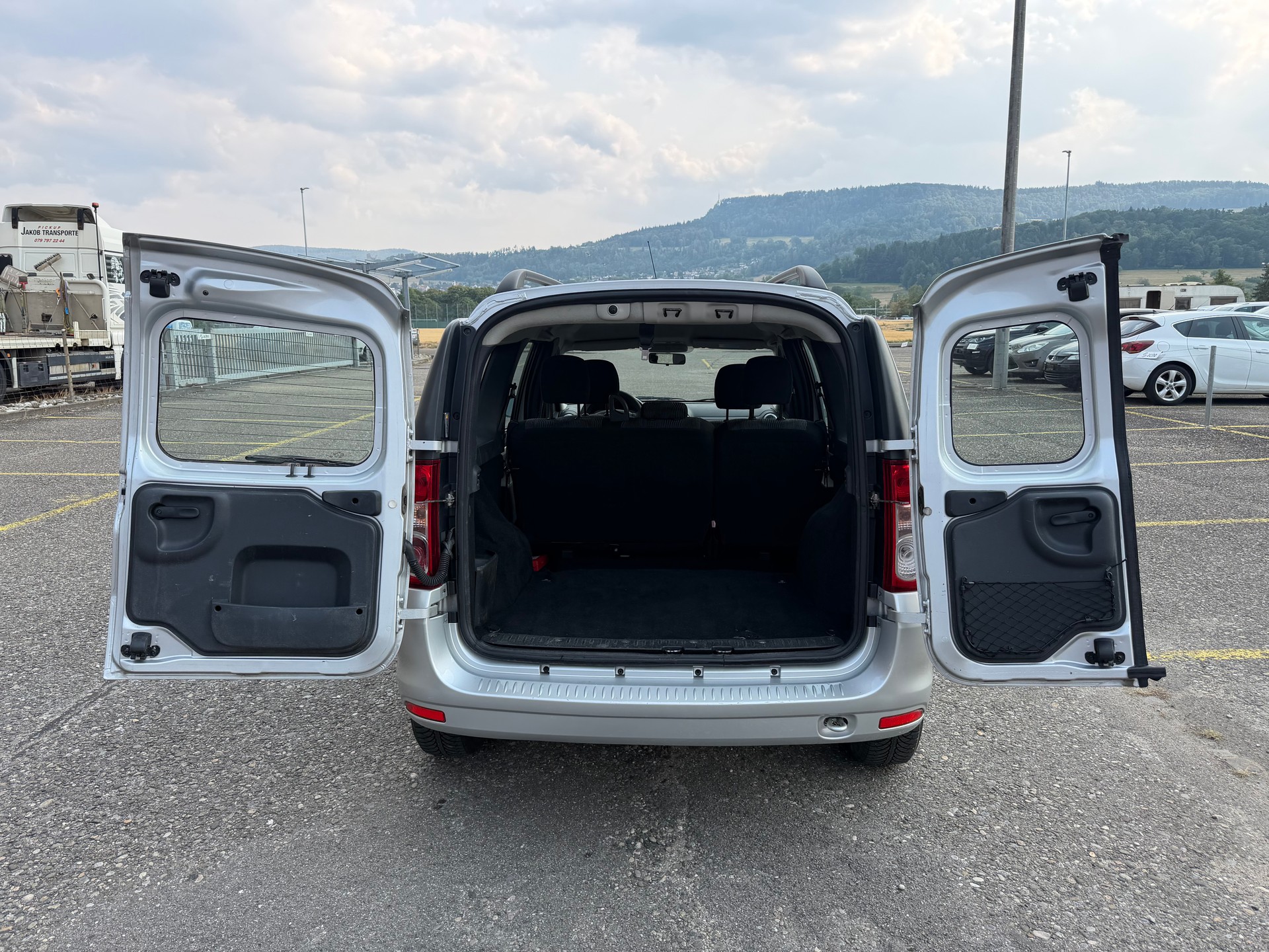 DACIA Logan 1.6 16V Lauréate-image-5