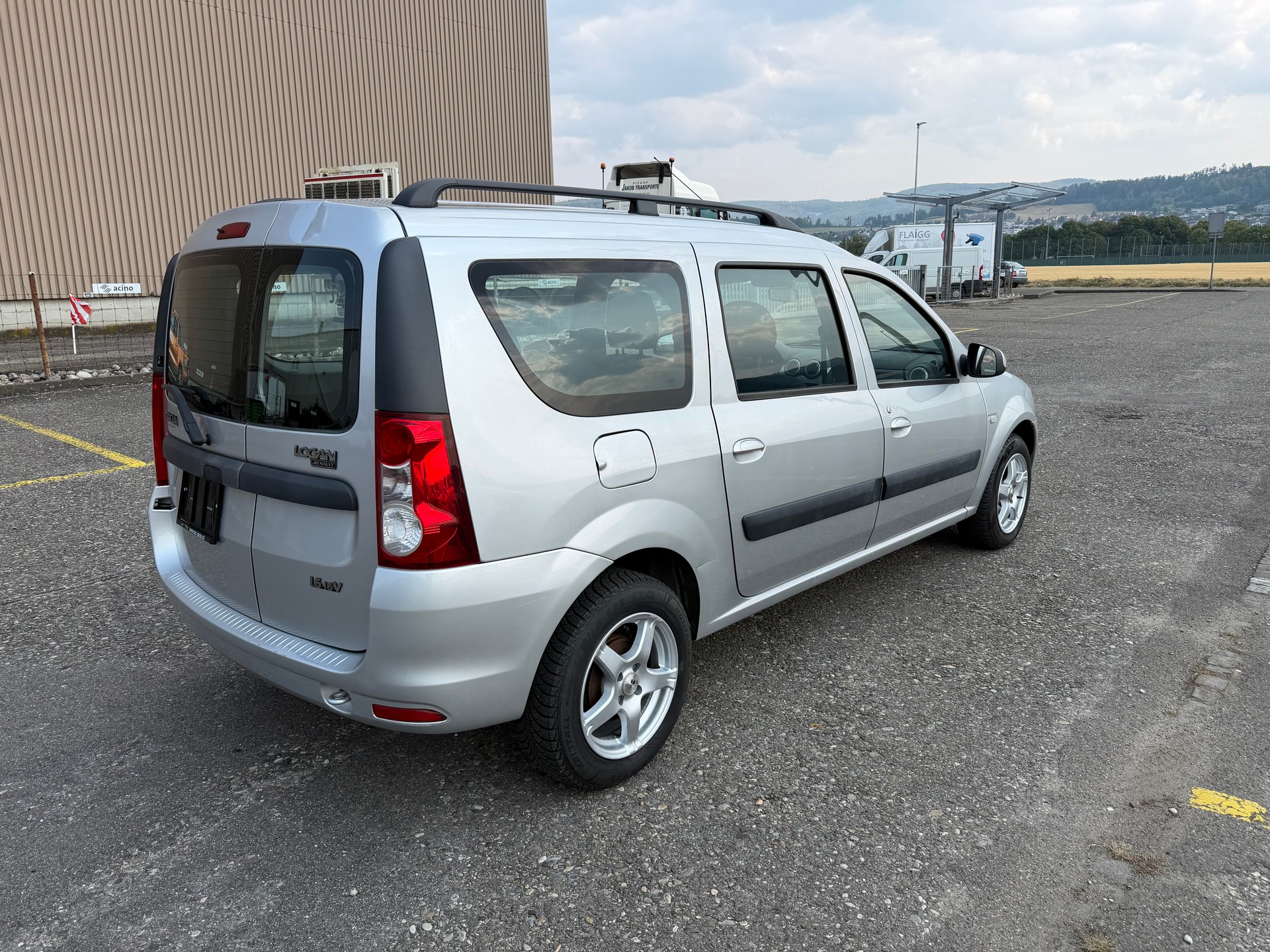 DACIA Logan 1.6 16V Lauréate-image-3