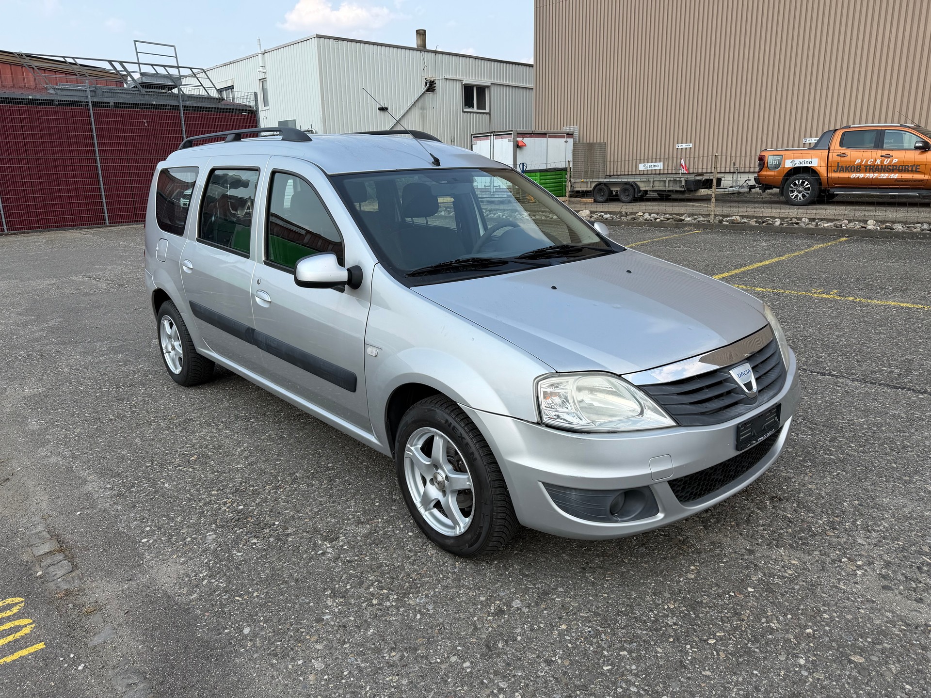 DACIA Logan 1.6 16V Lauréate-image-2