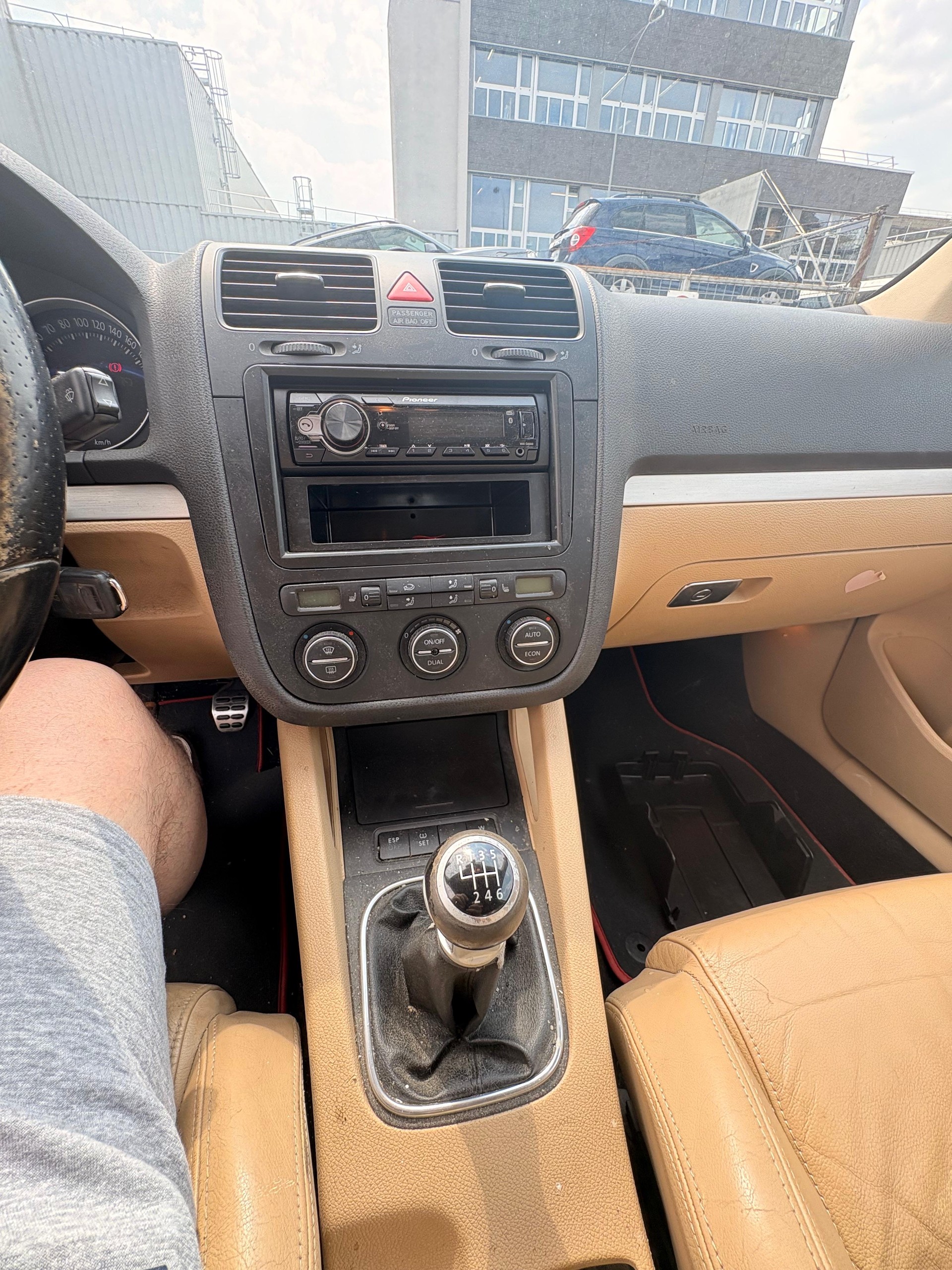VW Golf 2.0 TFSI GTI-image-5