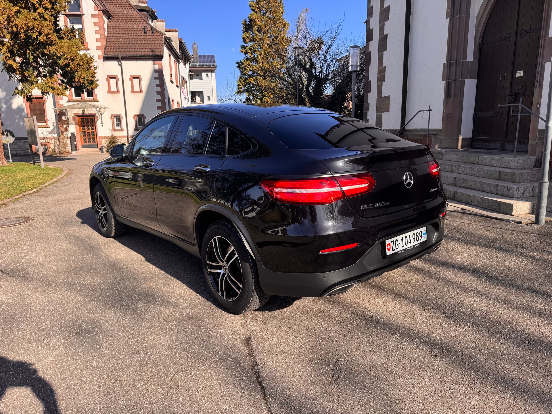 MERCEDES-BENZ GLC 350 e AMG Line 4m-image-2