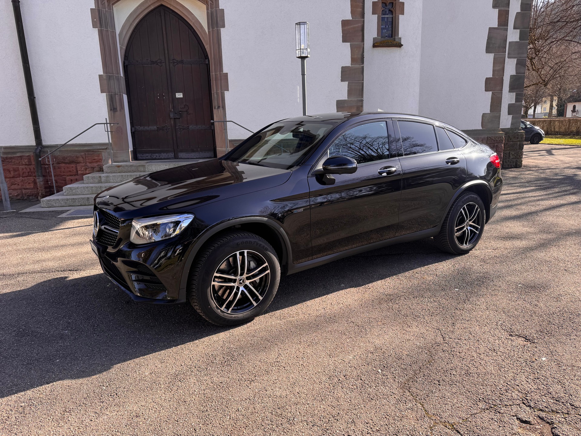 MERCEDES-BENZ GLC 350 e AMG Line 4m-image-1