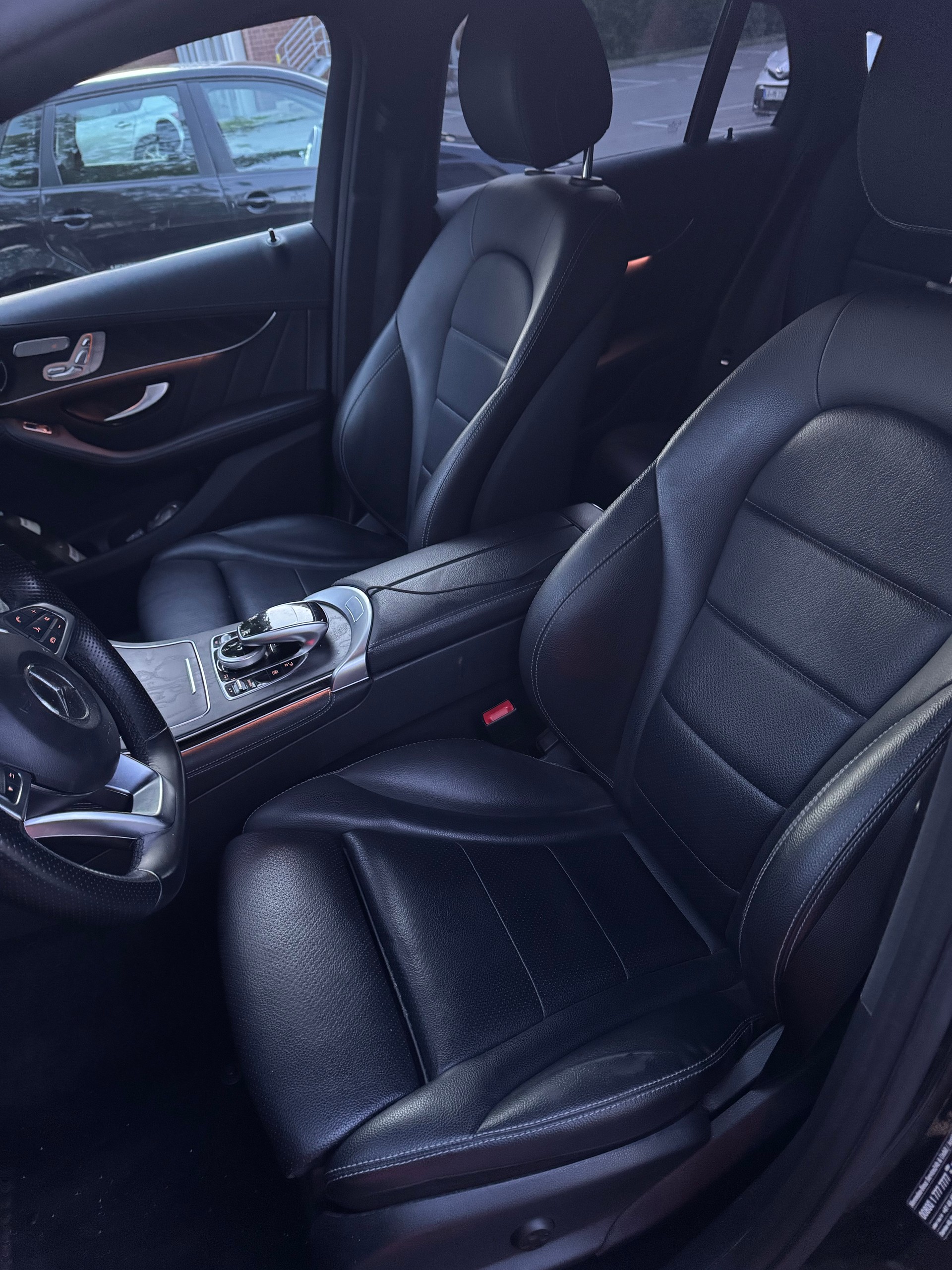 MERCEDES-BENZ GLC 350 e AMG Line 4m-image-5