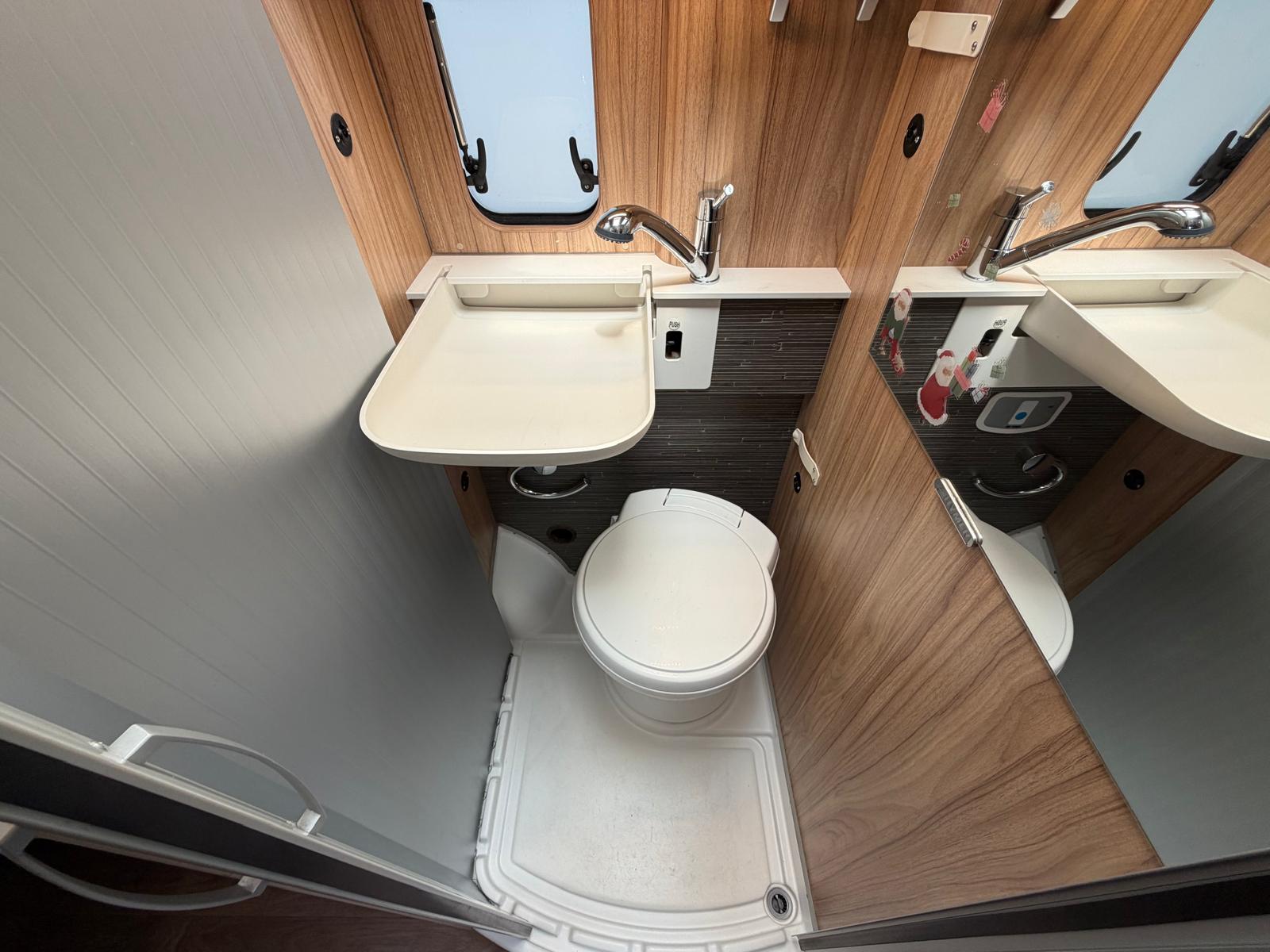 FIAT 2.3JTD 160PS *** HYMER YELLOWSTONE 640 ***9 GANG STUFENLOS***LÄNGSBETT***TOP-ANGEBOT***-image-12