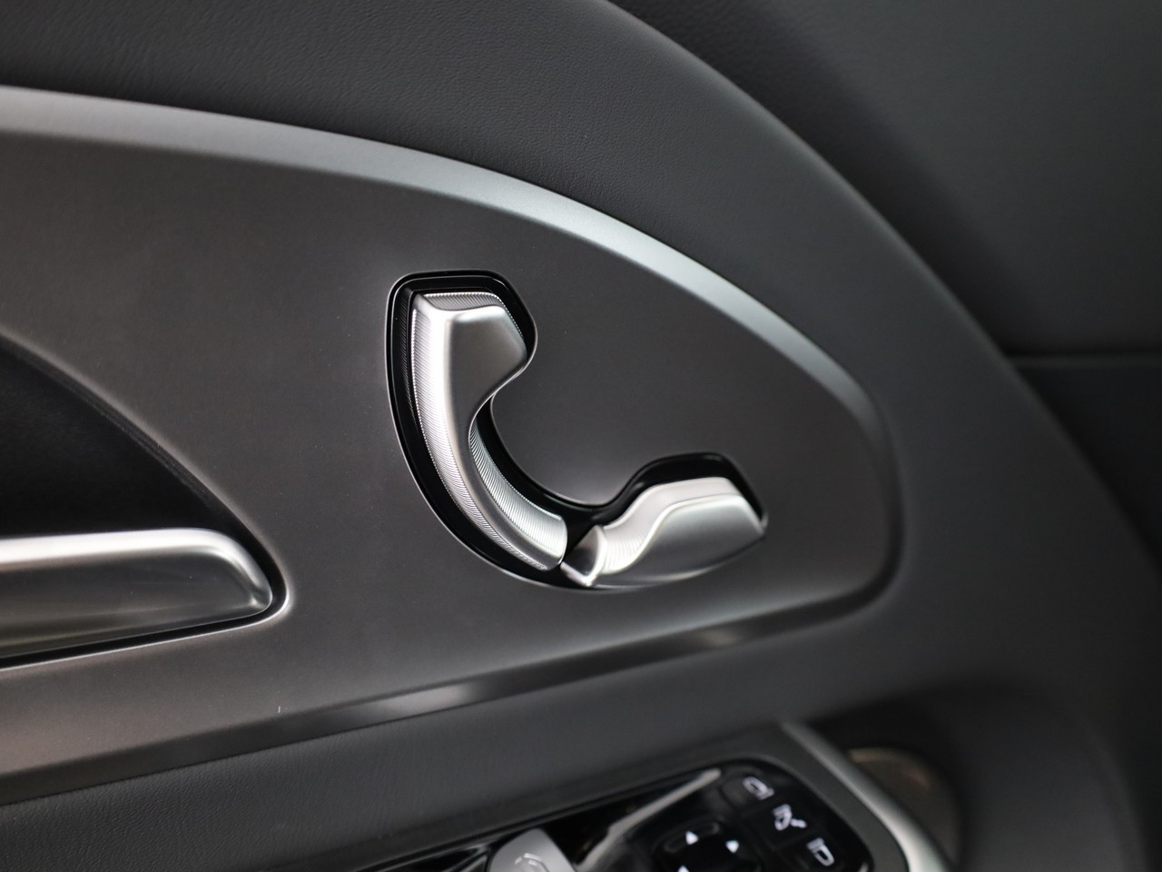 MERCEDES-BENZ GLB 220 4Matic 8G-Tronic-image-15