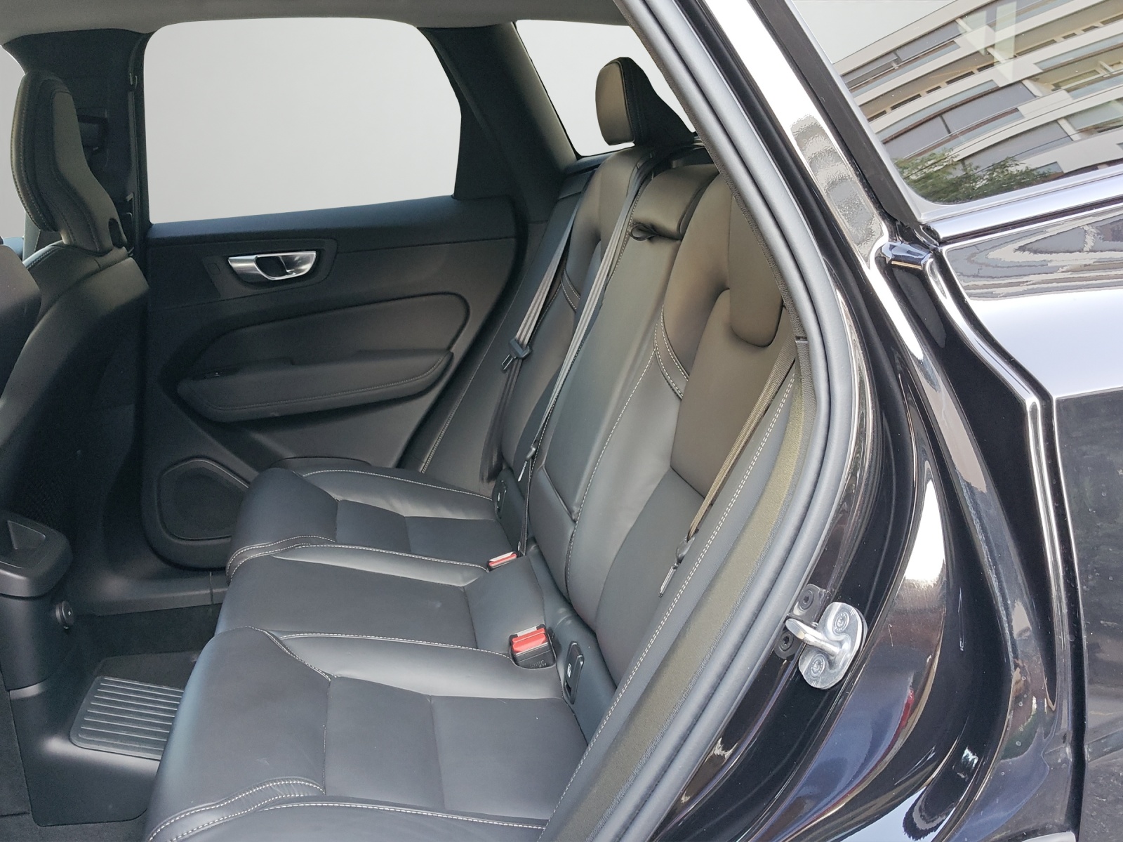 VOLVO XC60 2.0 T8 TE Plus Dark eAWD-image-12