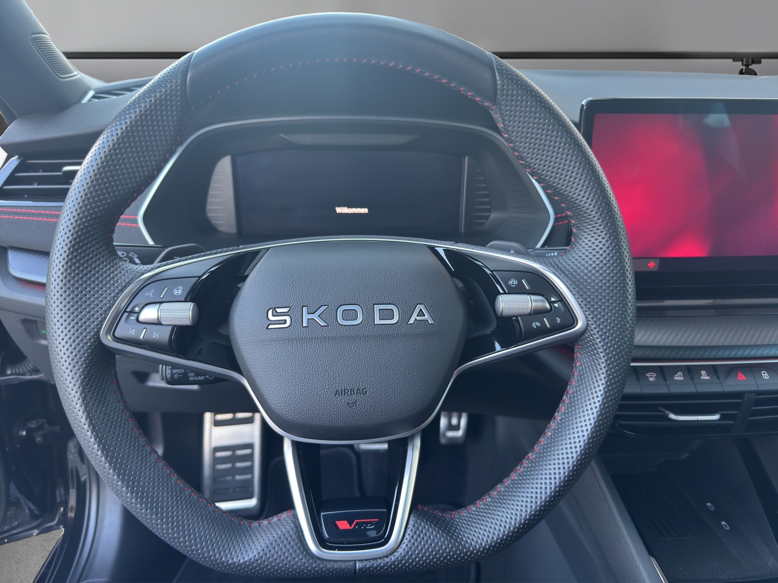 SKODA Octavia Combi 2.0 TSI DSG RS-image-6