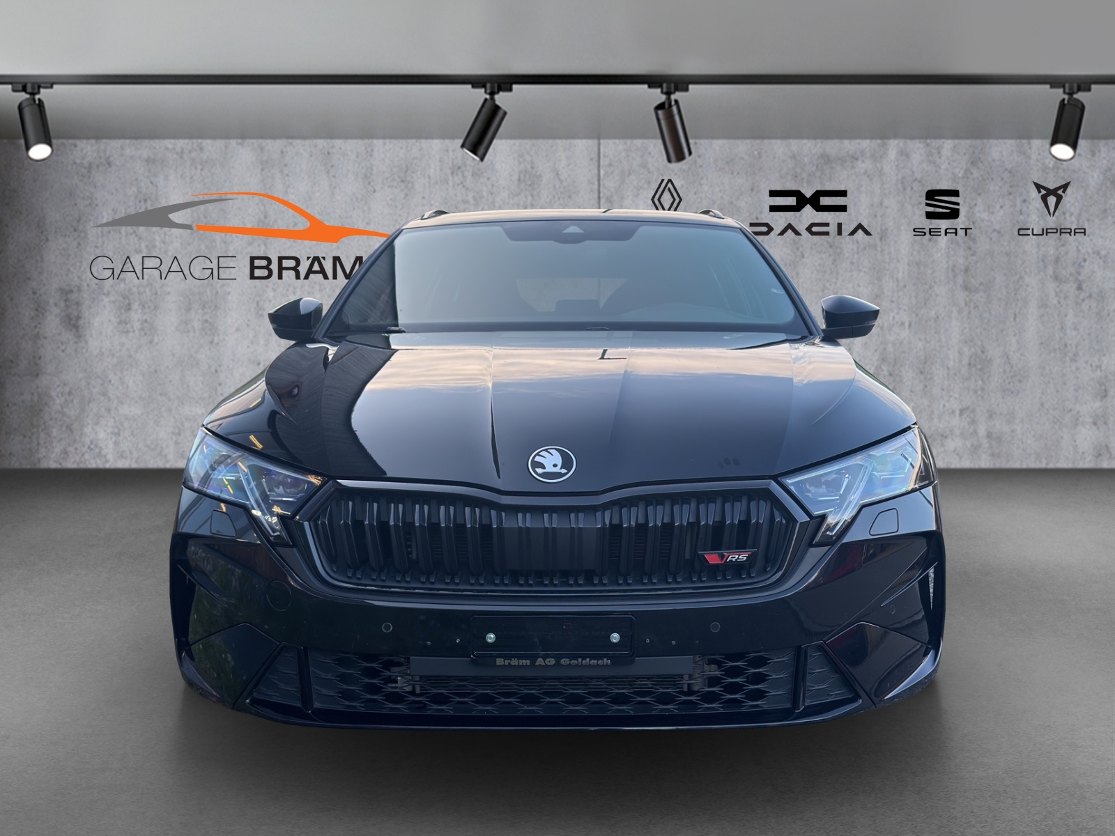 SKODA Octavia Combi 2.0 TSI DSG RS-image-1