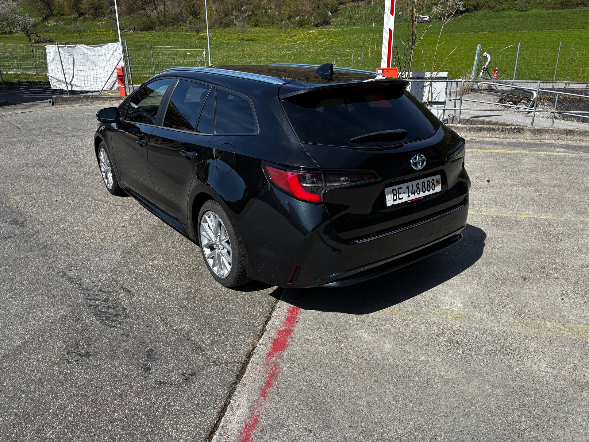 TOYOTA Corolla Touring Sports 1.8 HSD Trend e-CVT-image-4