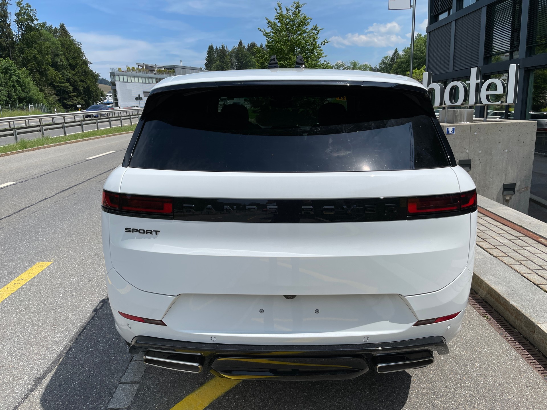 LAND ROVER Range Rover Sport P440e 3.0 Si6 PHEV Dynamic HSE Automatic-image-5