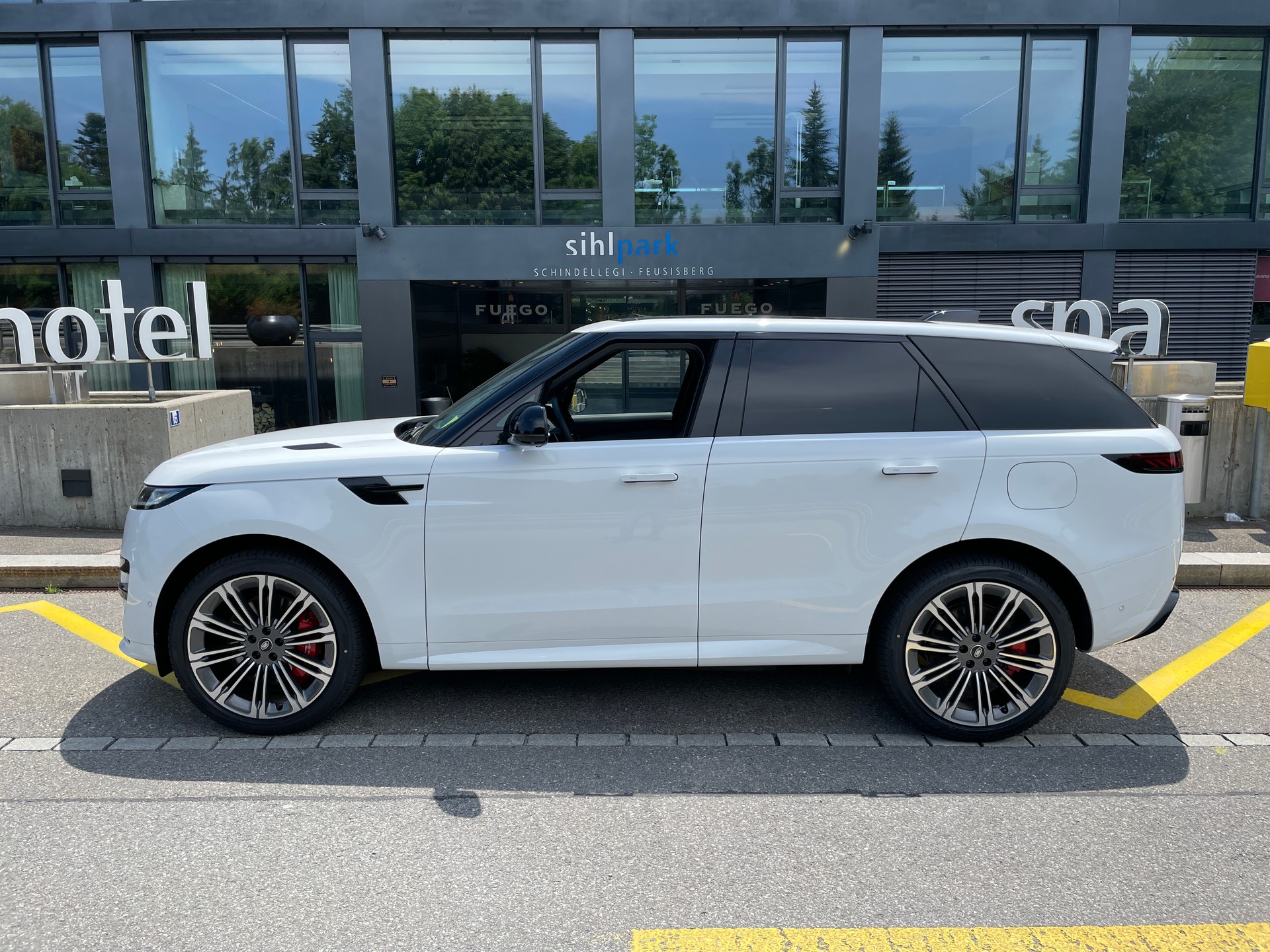 LAND ROVER Range Rover Sport P440e 3.0 Si6 PHEV Dynamic HSE Automatic-image-10