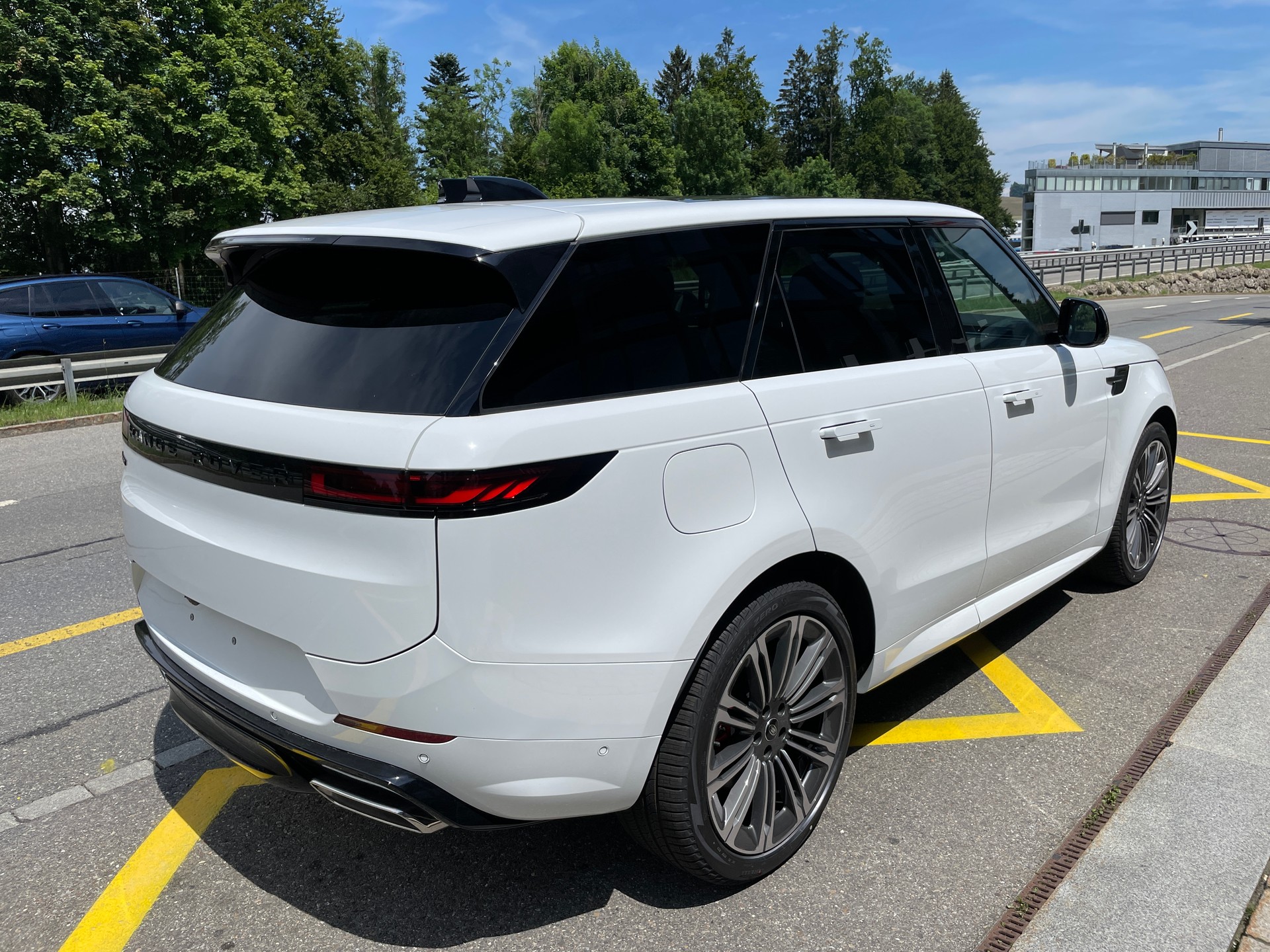 LAND ROVER Range Rover Sport P440e 3.0 Si6 PHEV Dynamic HSE Automatic-image-4