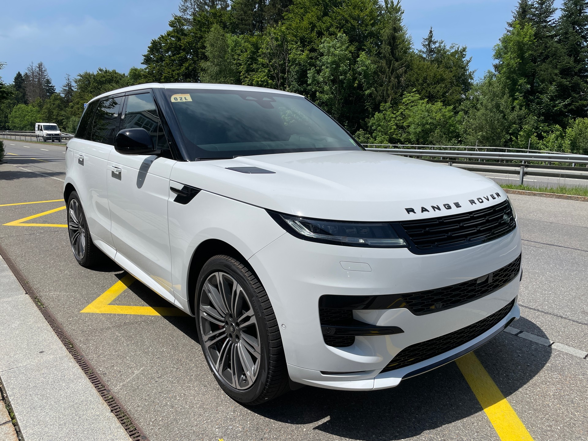 LAND ROVER Range Rover Sport P440e 3.0 Si6 PHEV Dynamic HSE Automatic-image-2