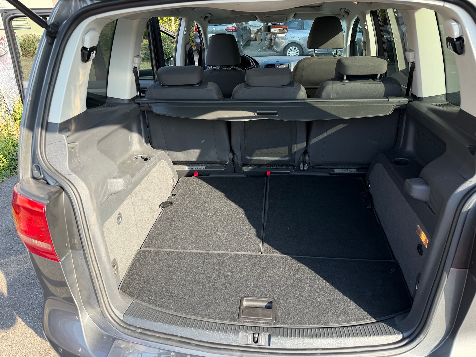 VW Touran 1.4 TSI Trendline DSG-image-8