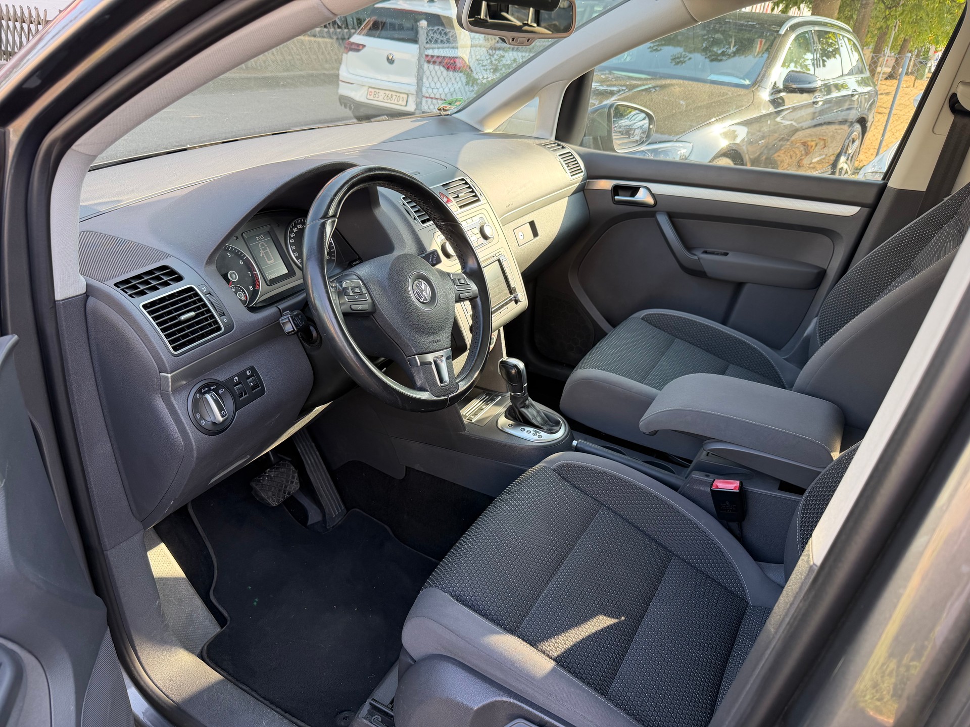 VW Touran 1.4 TSI Trendline DSG-image-6
