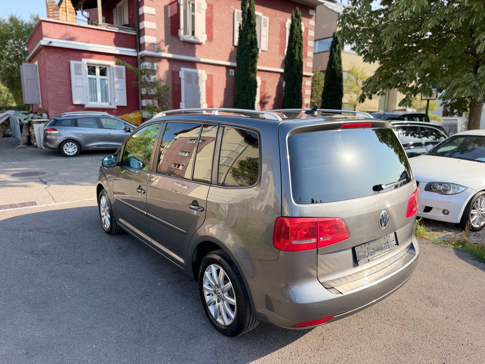 VW Touran 1.4 TSI Trendline DSG-image-2