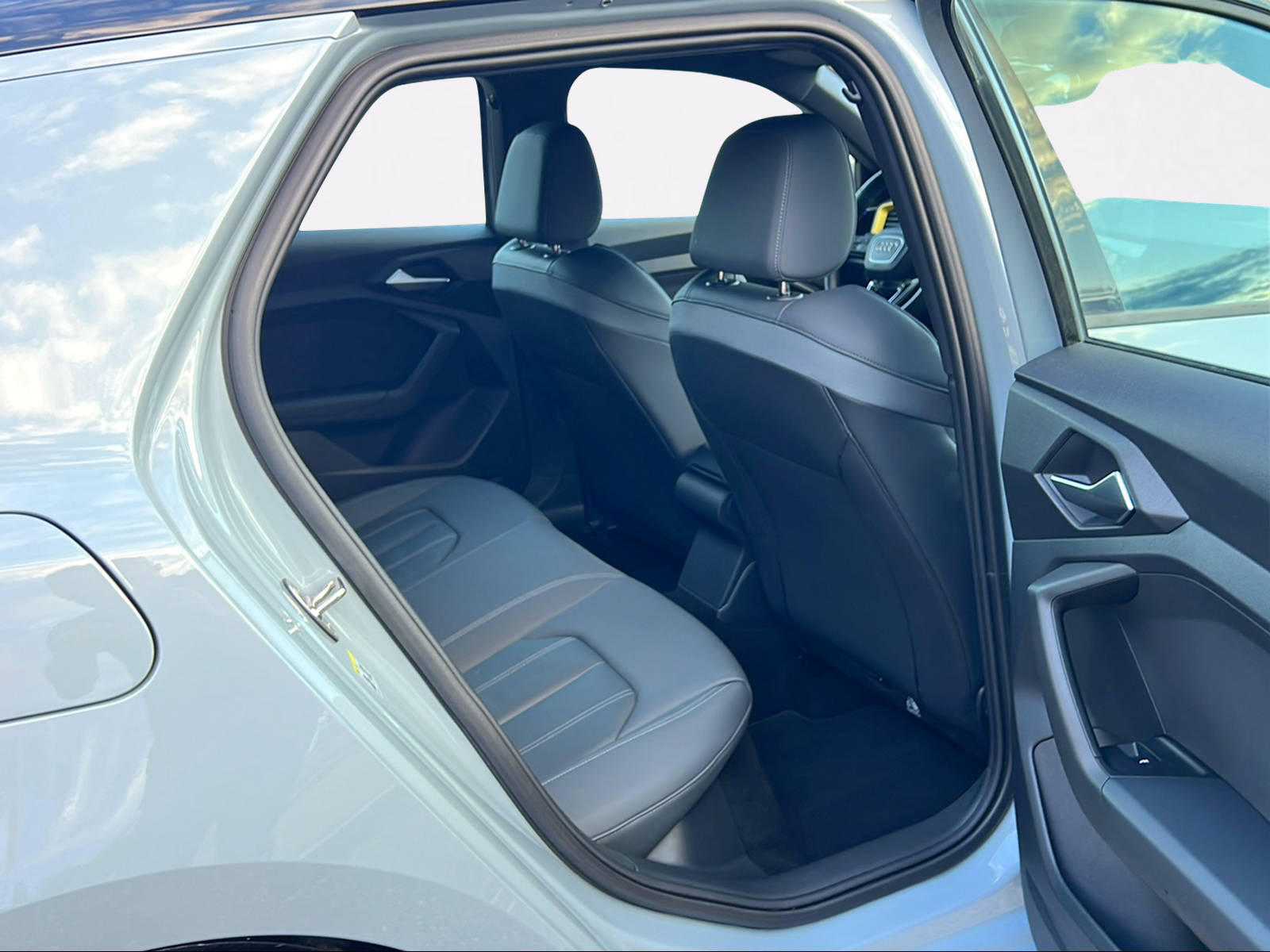 AUDI A1 Sportback 40 TFSI S Line S-tronic-image-8
