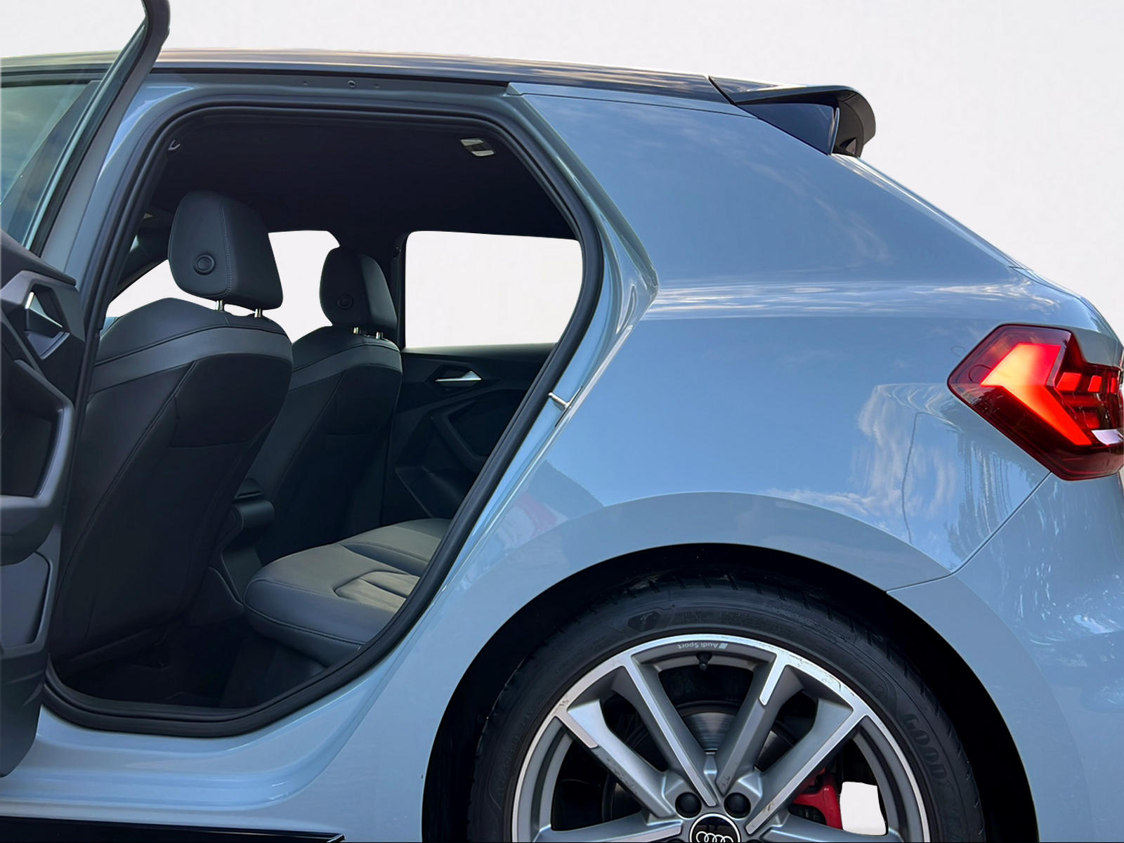 AUDI A1 Sportback 40 TFSI S Line S-tronic-image-6