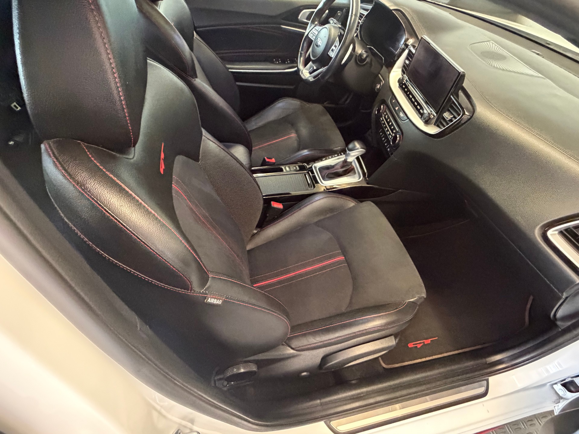 KIA Ceed 1.6 T-GDi GT DCT-image-11