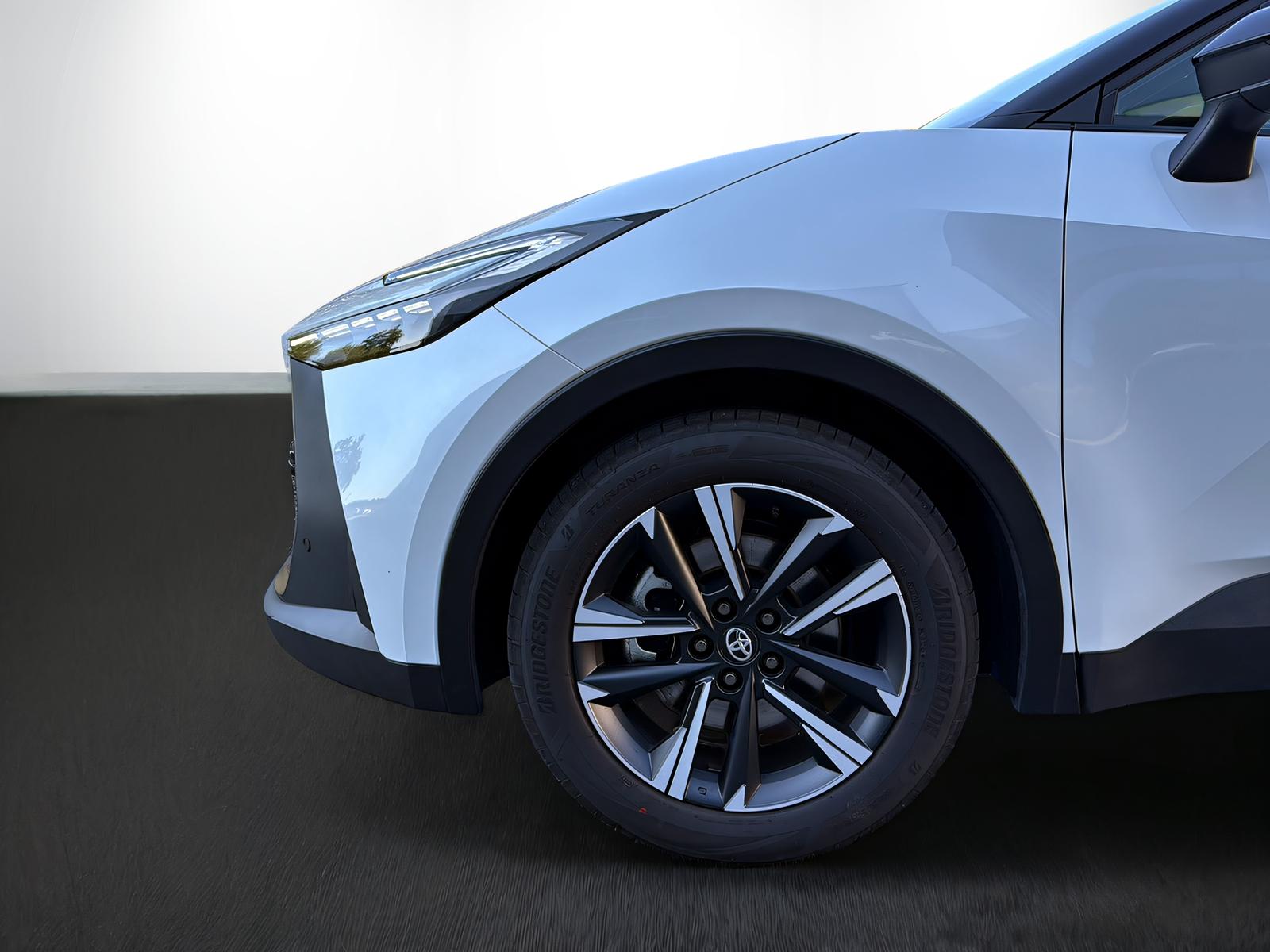 TOYOTA C-HR 2.0 HEV Swiss Edition 4x4-image-3