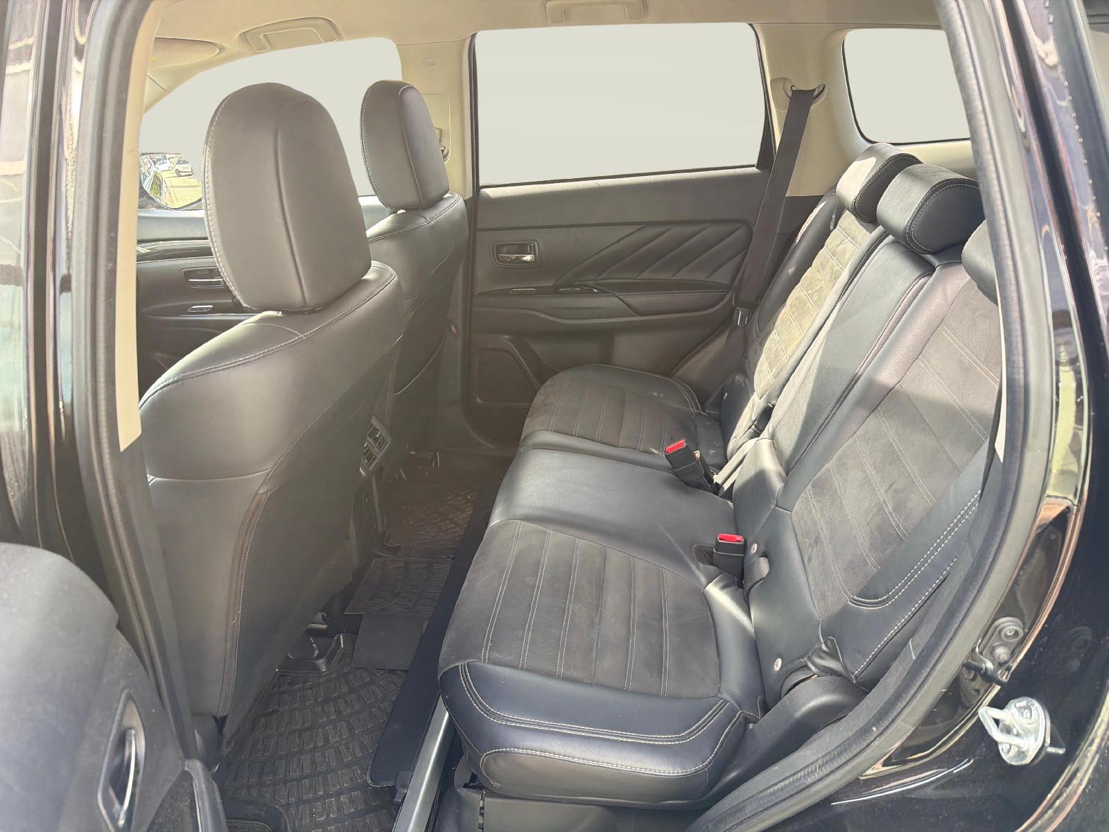 MITSUBISHI Outlander 2.4 PHEV Style-image-10