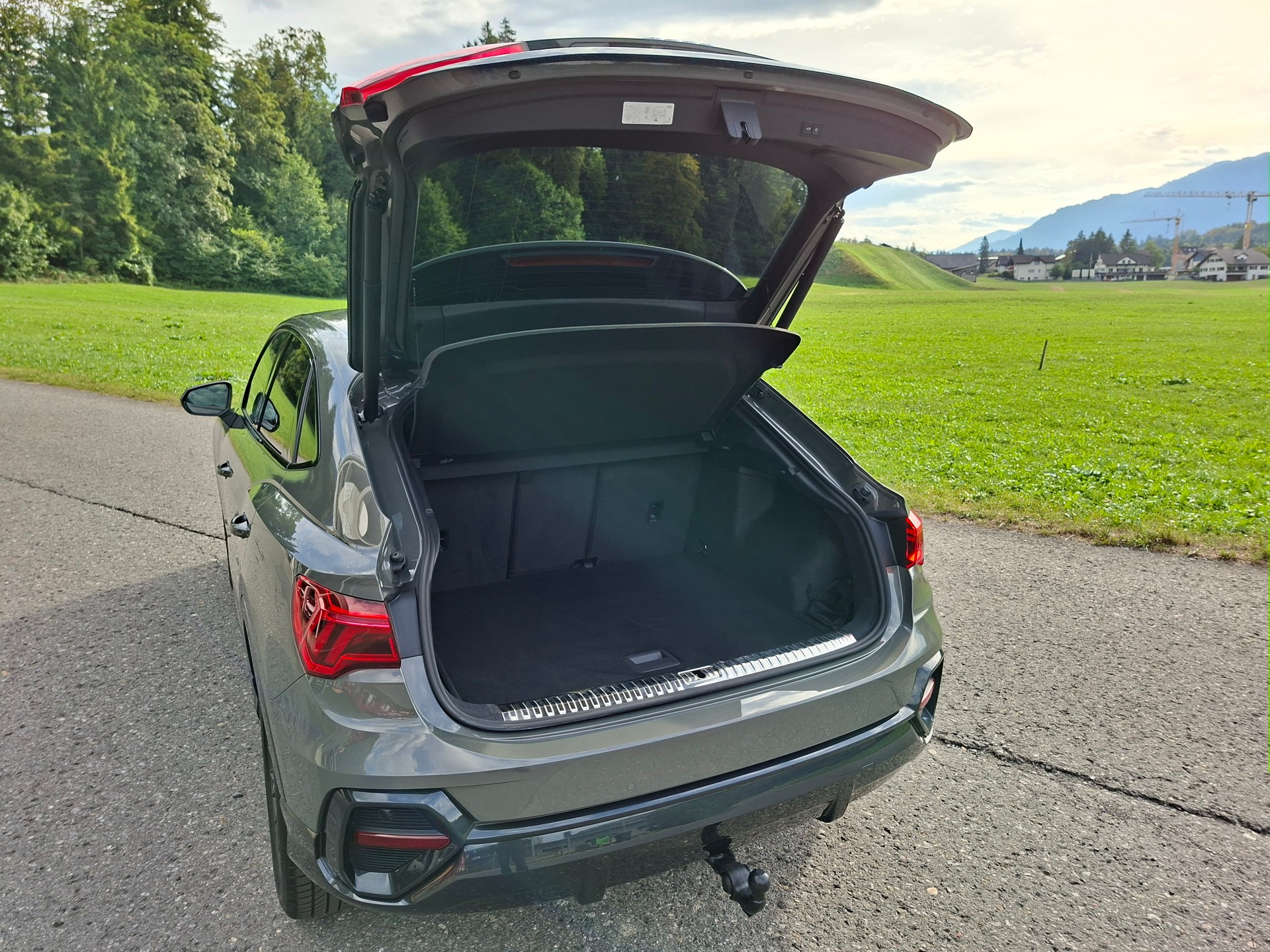 AUDI Q3 Sportback 35 TFSI Attraction S-tronic-image-5